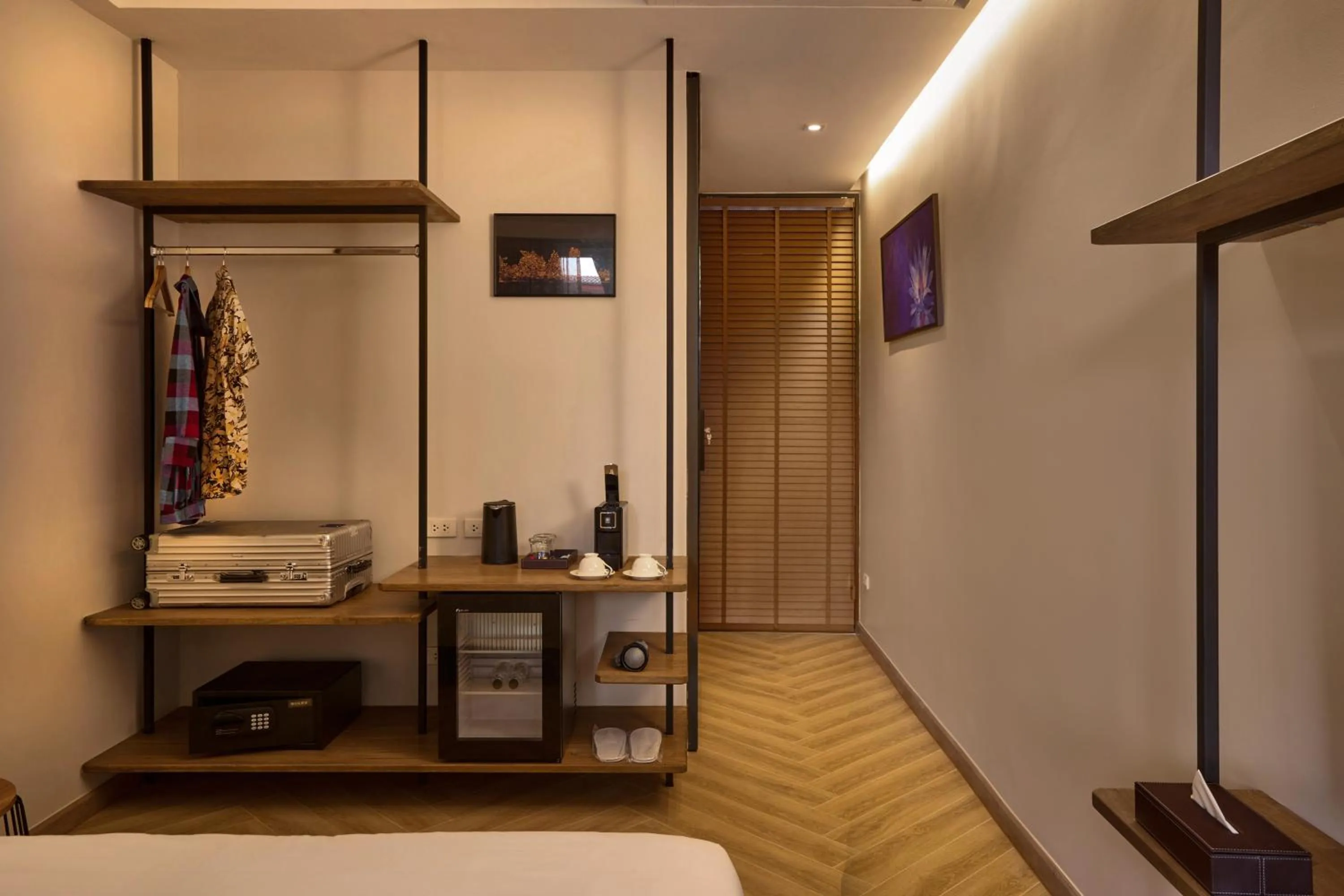 Bedroom, Bed in Red Door Samsen Hotel, Bangkok