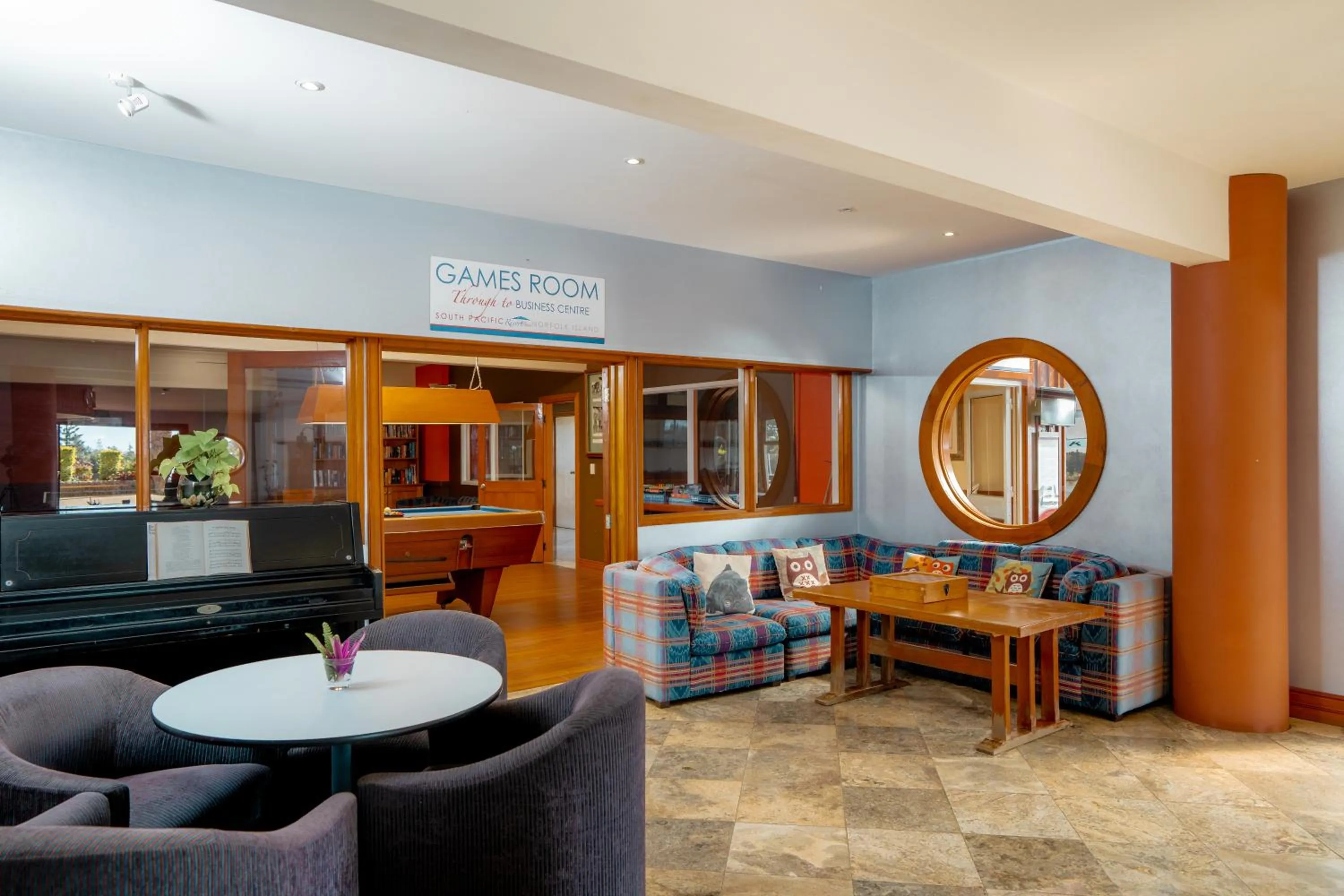 Restaurant/places to eat in South Pacific Resort Hotel