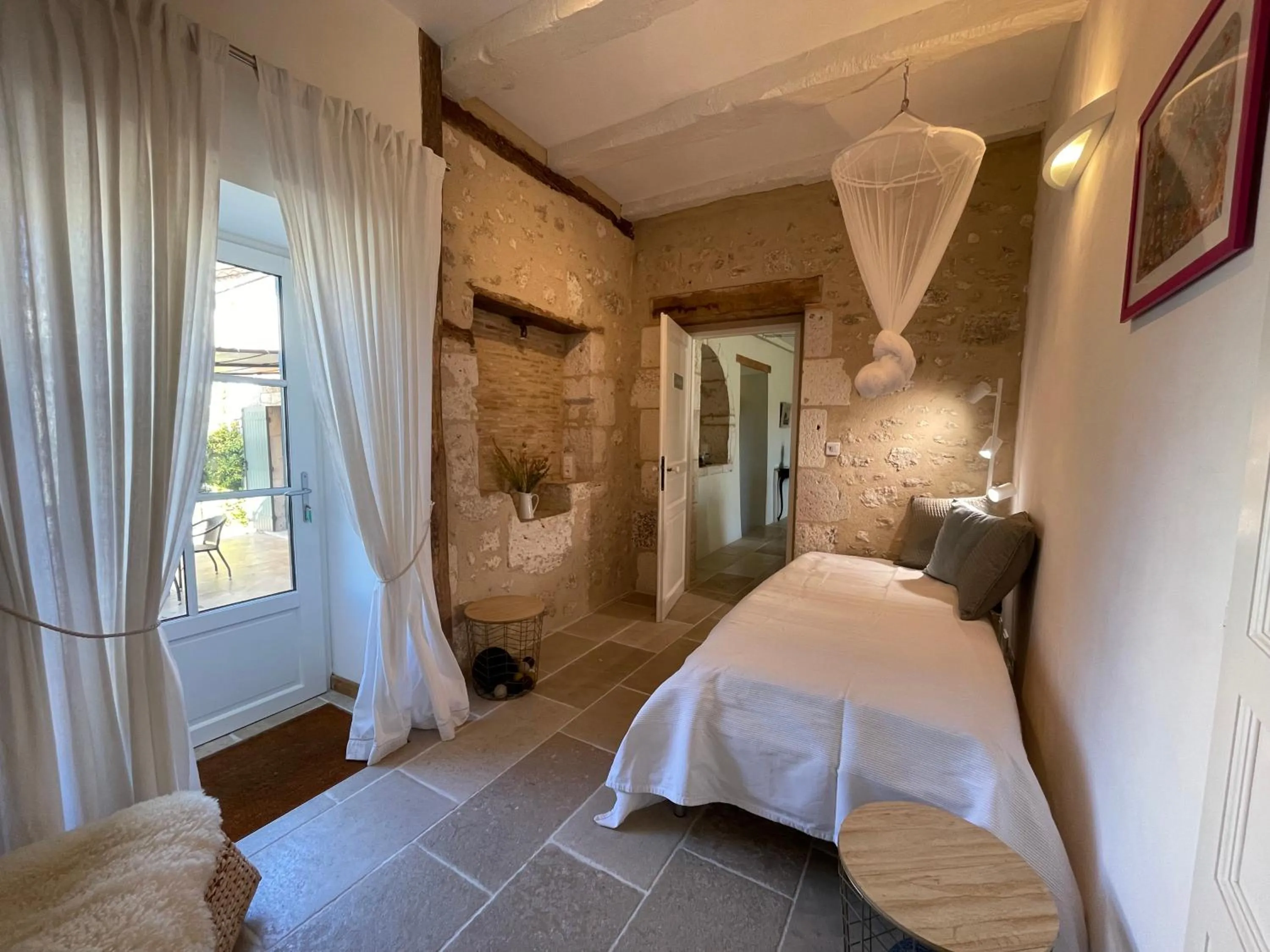 Bedroom, Bed in La Ferme Buissonnière