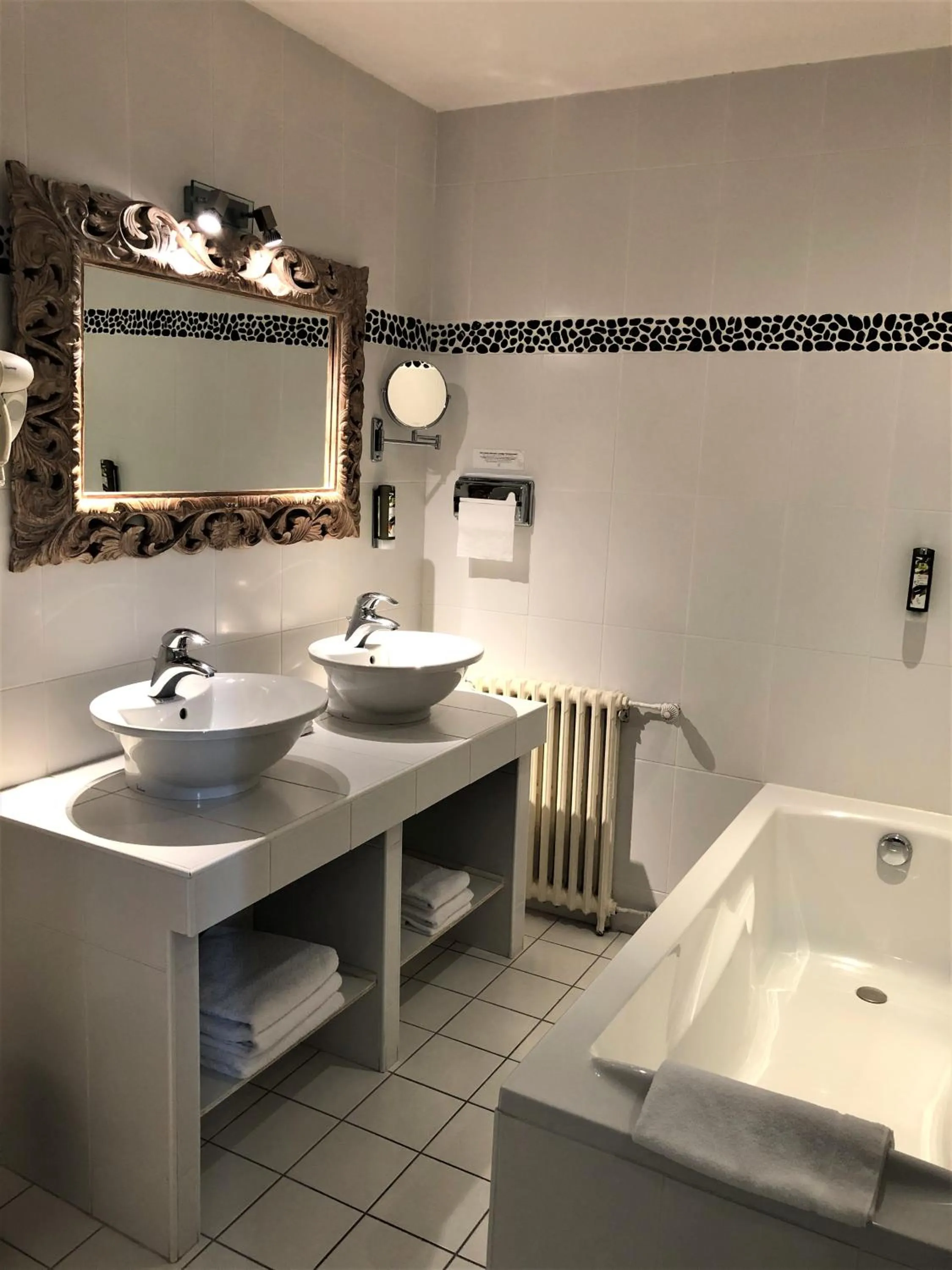 Bathroom in Hotel Restaurant Charbonnel