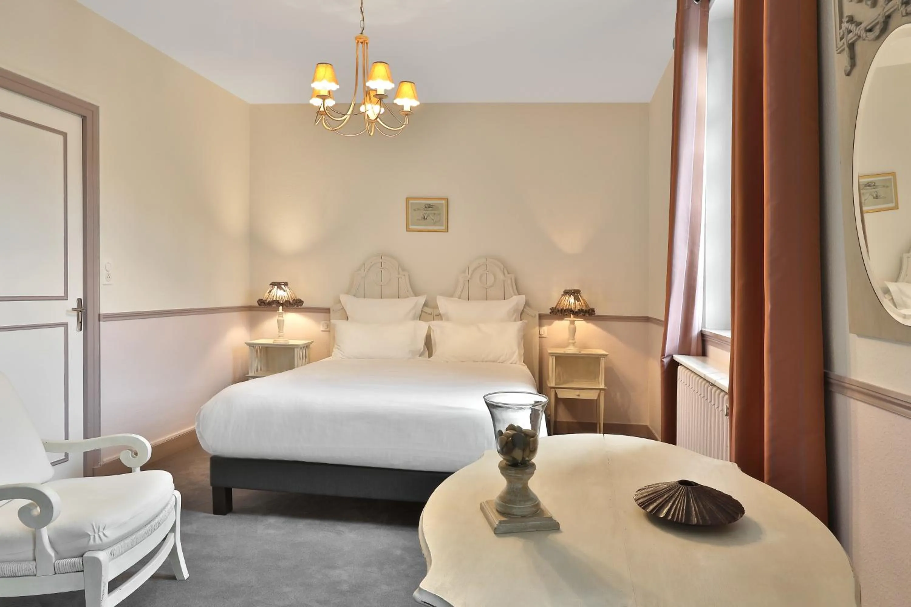 Photo of the whole room, Bed in Hotel Restaurant Charbonnel