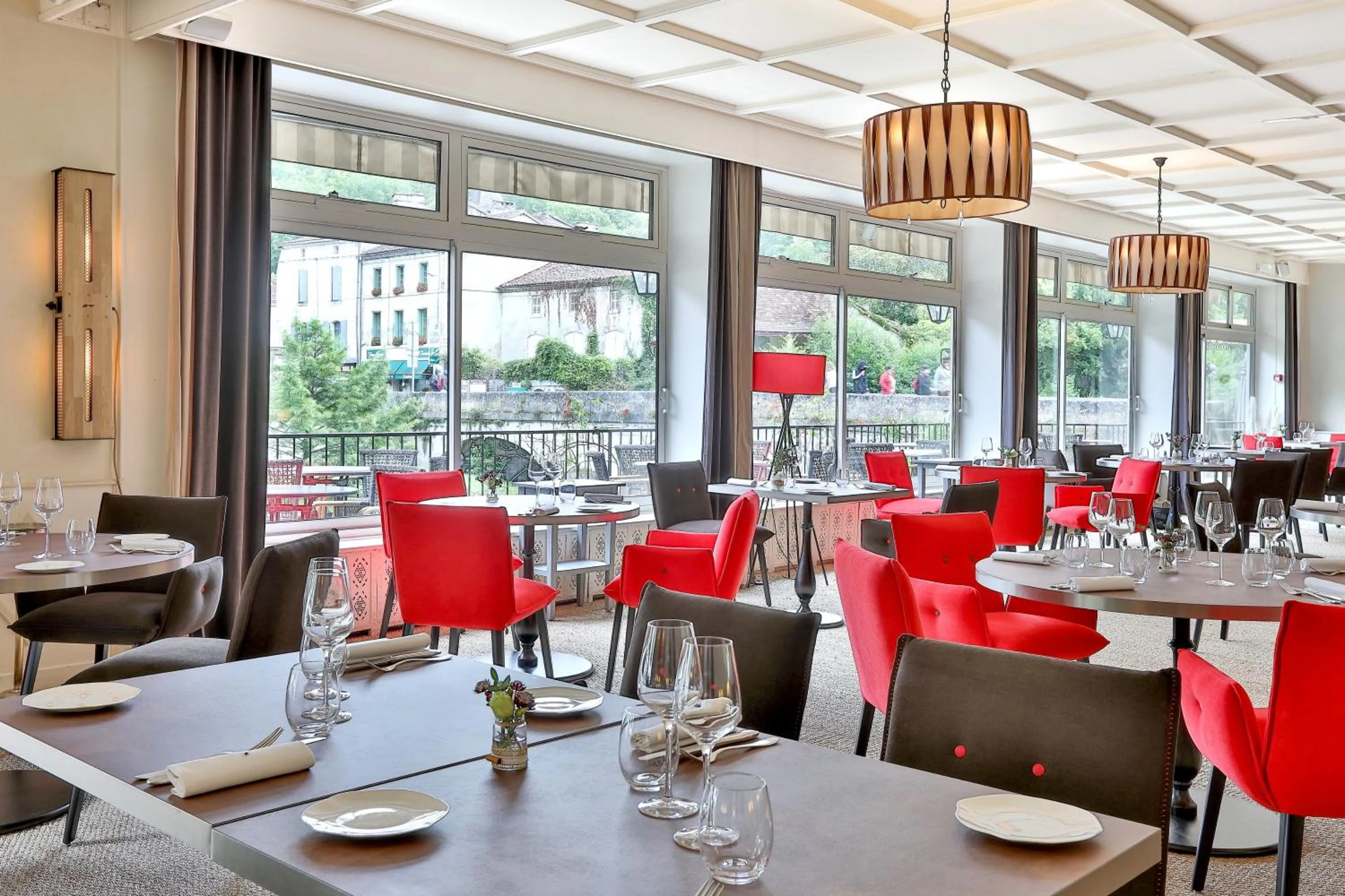 Restaurant/places to eat in Hotel Restaurant Charbonnel