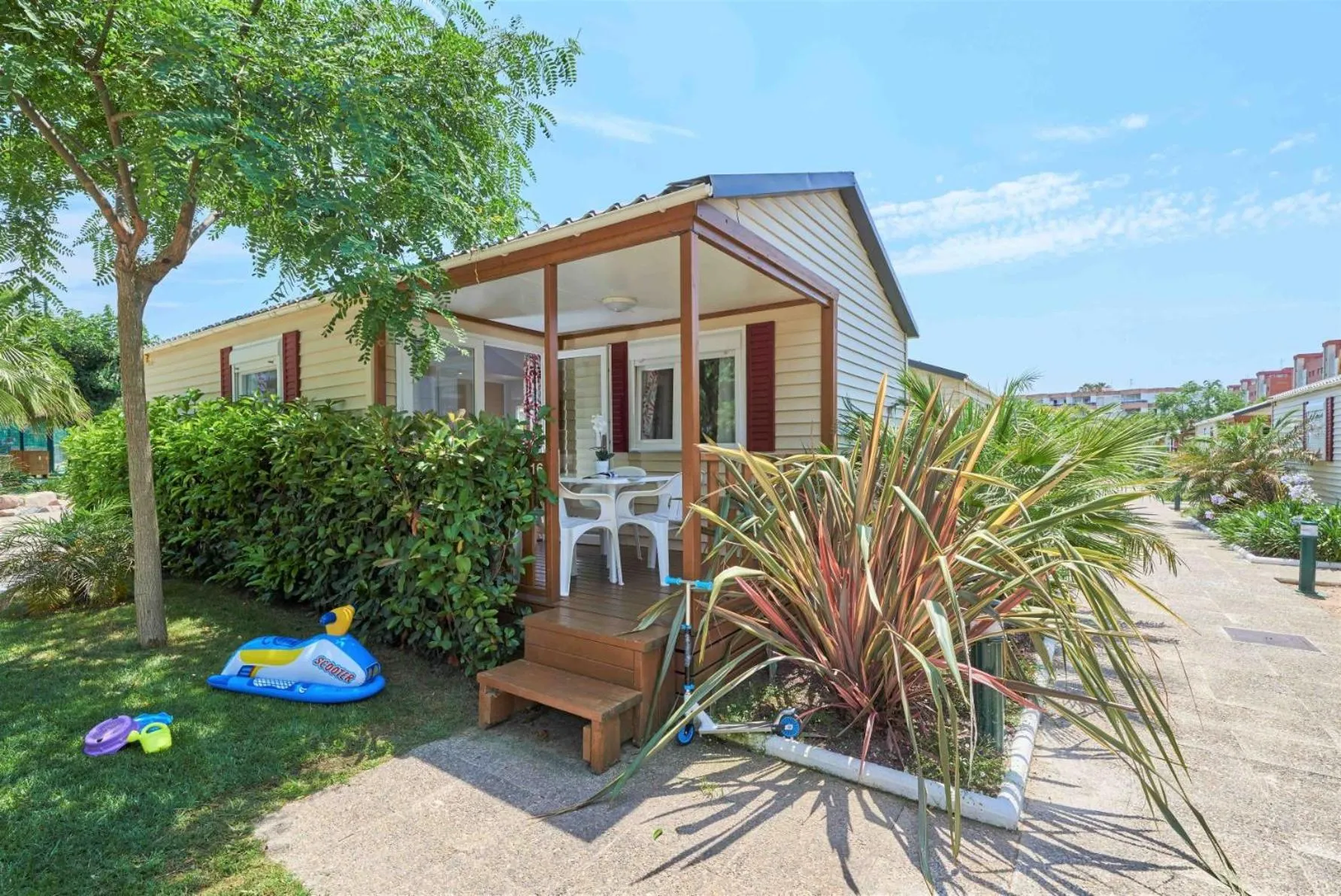 Garden view in La Siesta Salou Resort & Camping