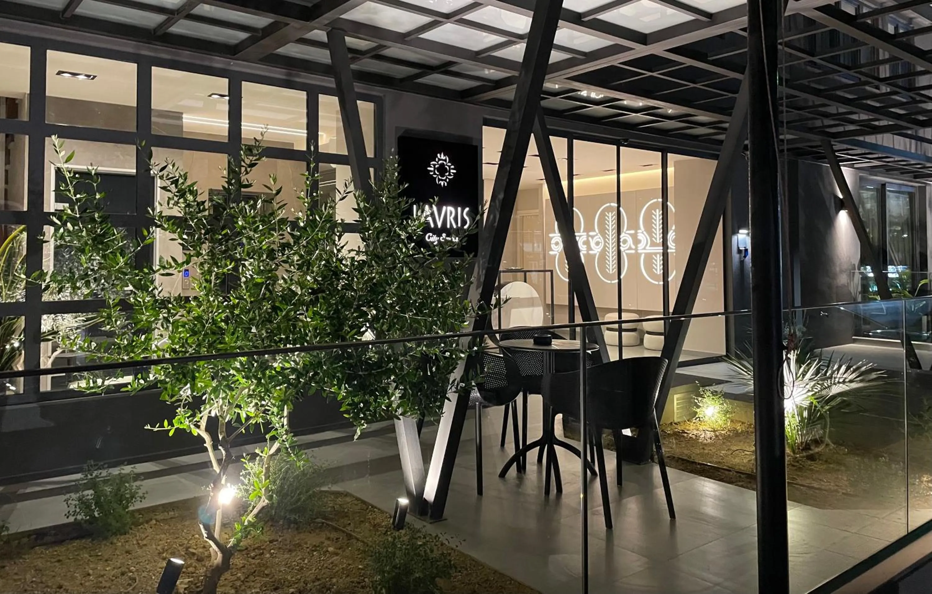 Facade/entrance in Lavris City Suites