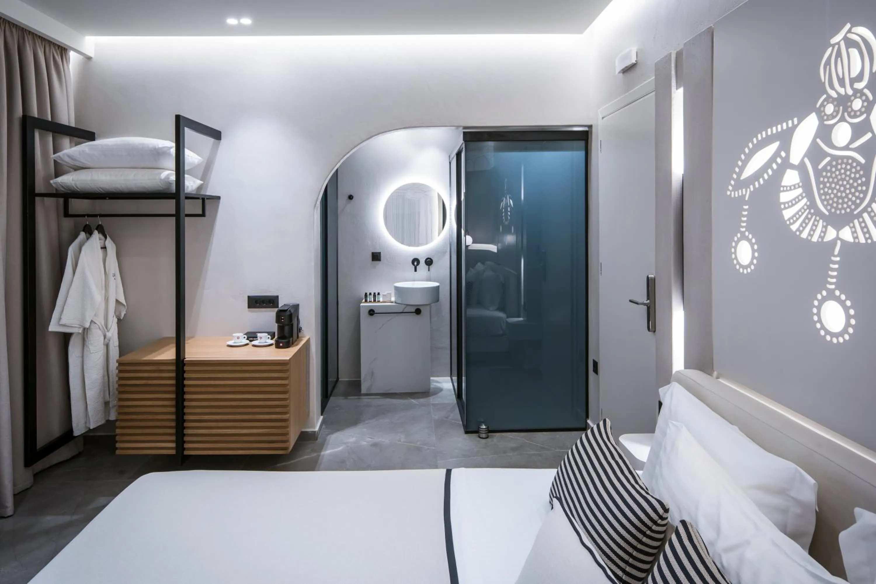 Bed in Lavris City Suites