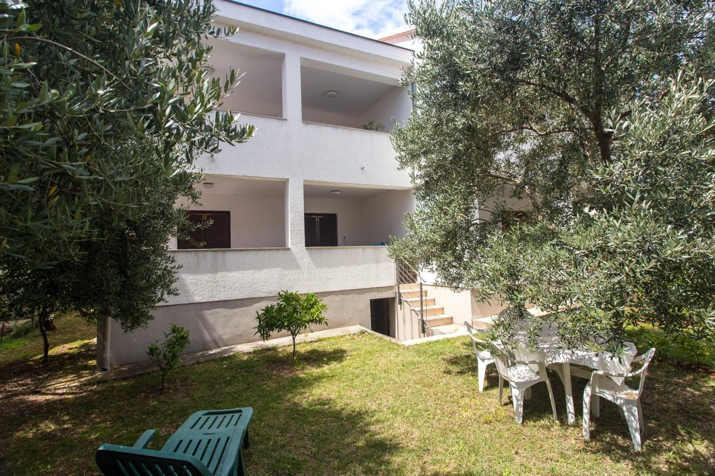 Facade/entrance in Adora