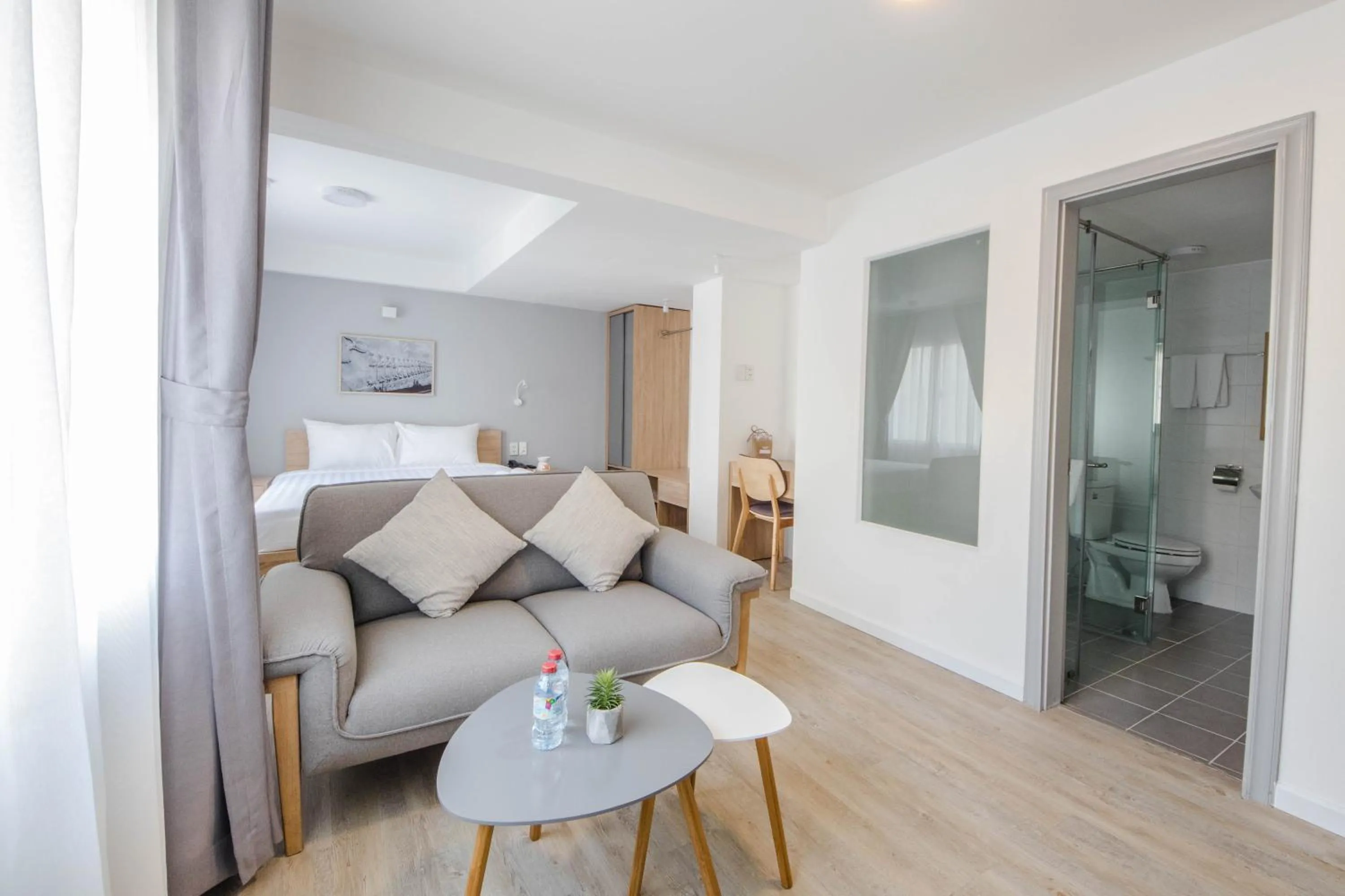 Toilet, Bed in Common Inn Thao Dien