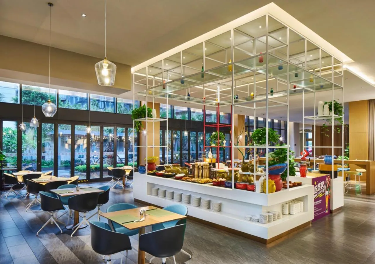 Restaurant/places to eat in Q Hotel Haikou Meilan