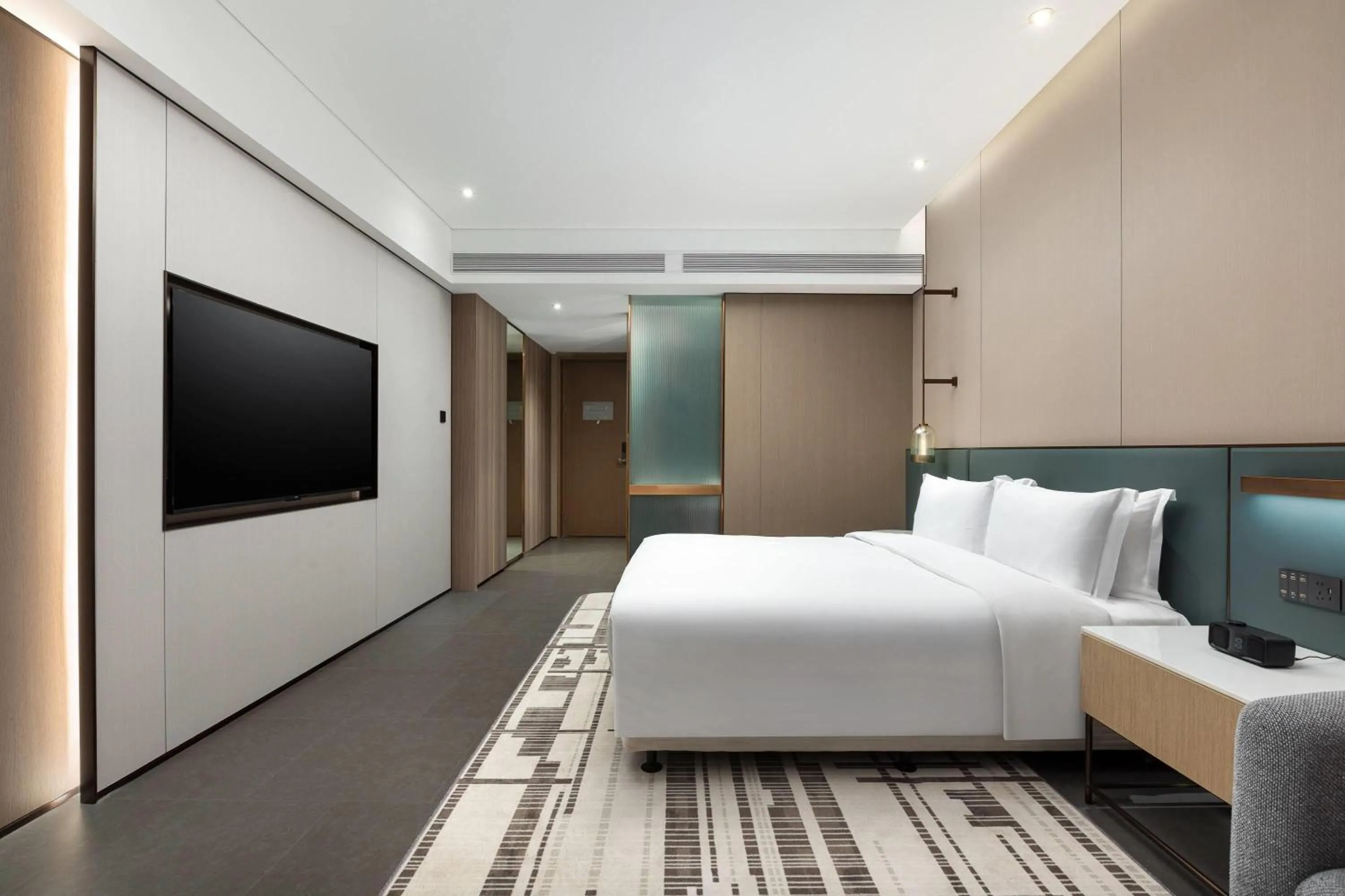 Photo of the whole room, Bed in Days Hotel by Wyndham Haikou Meilan Airport
