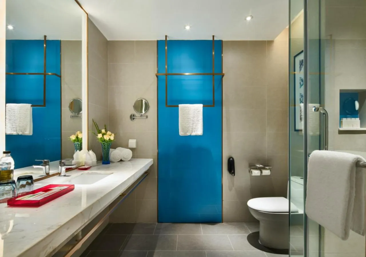 Toilet in Q Hotel Haikou Meilan