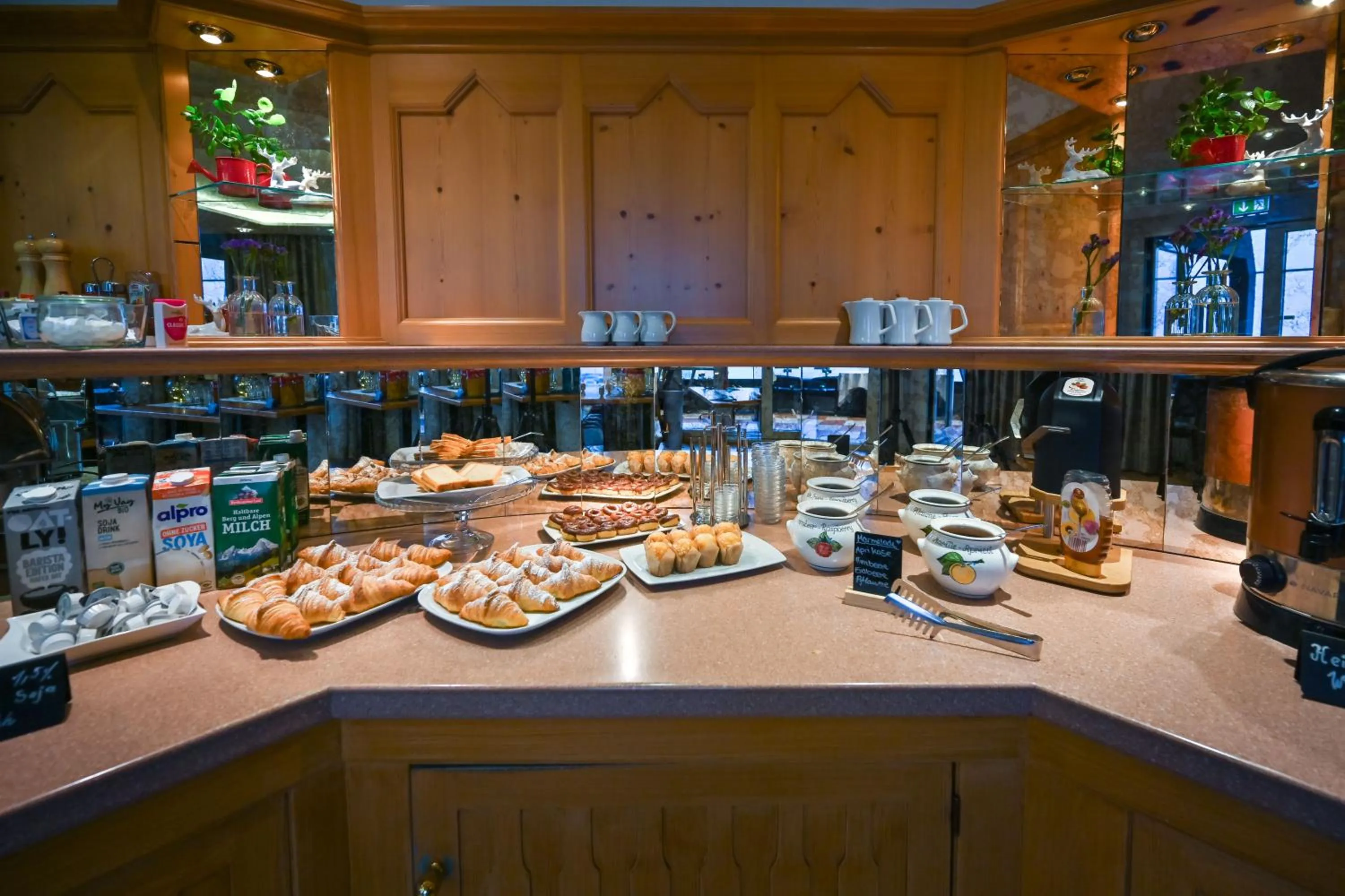 Buffet breakfast in Rothenfels Panorama Hotel