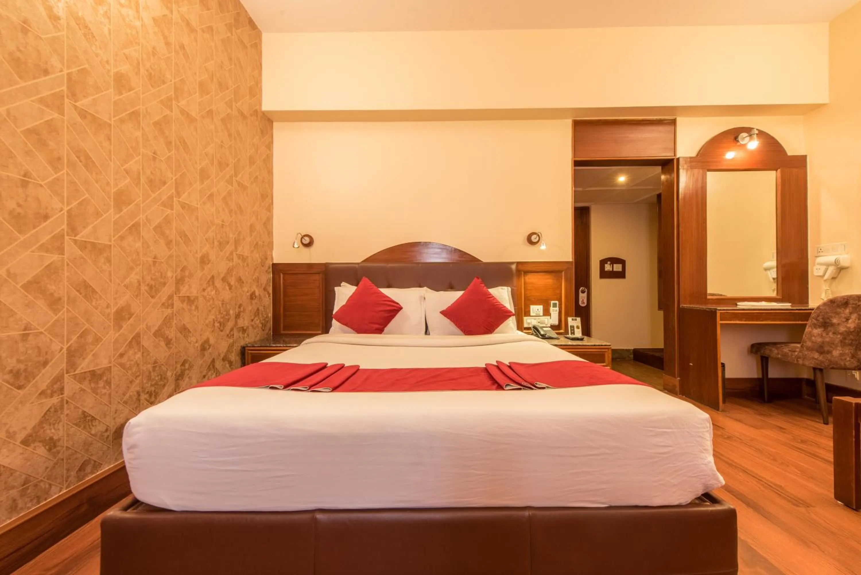 Bedroom, Bed in Bangalore Gate Hotel & Conferences