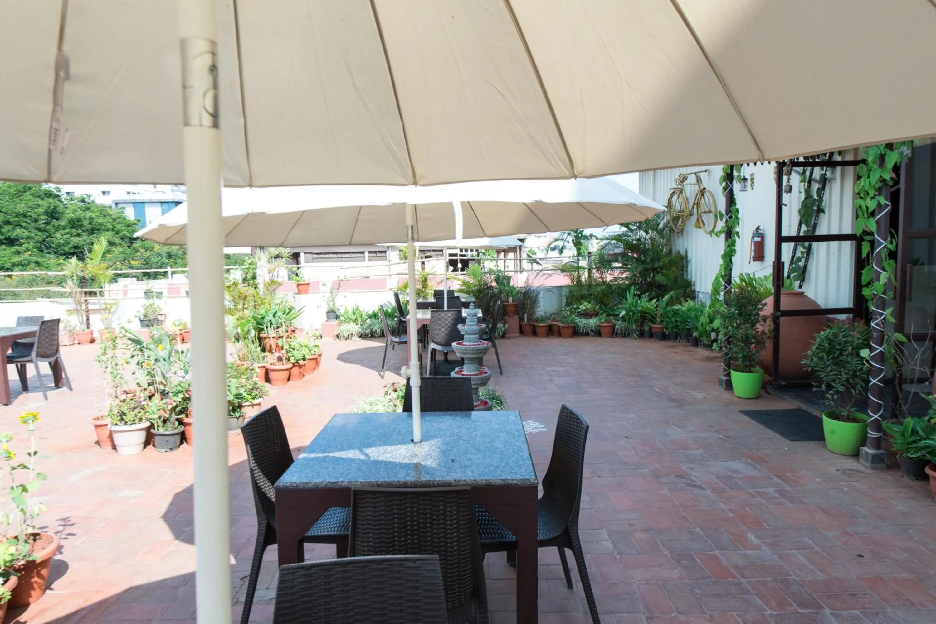 Restaurant/places to eat in Bangalore Gate Hotel & Conferences