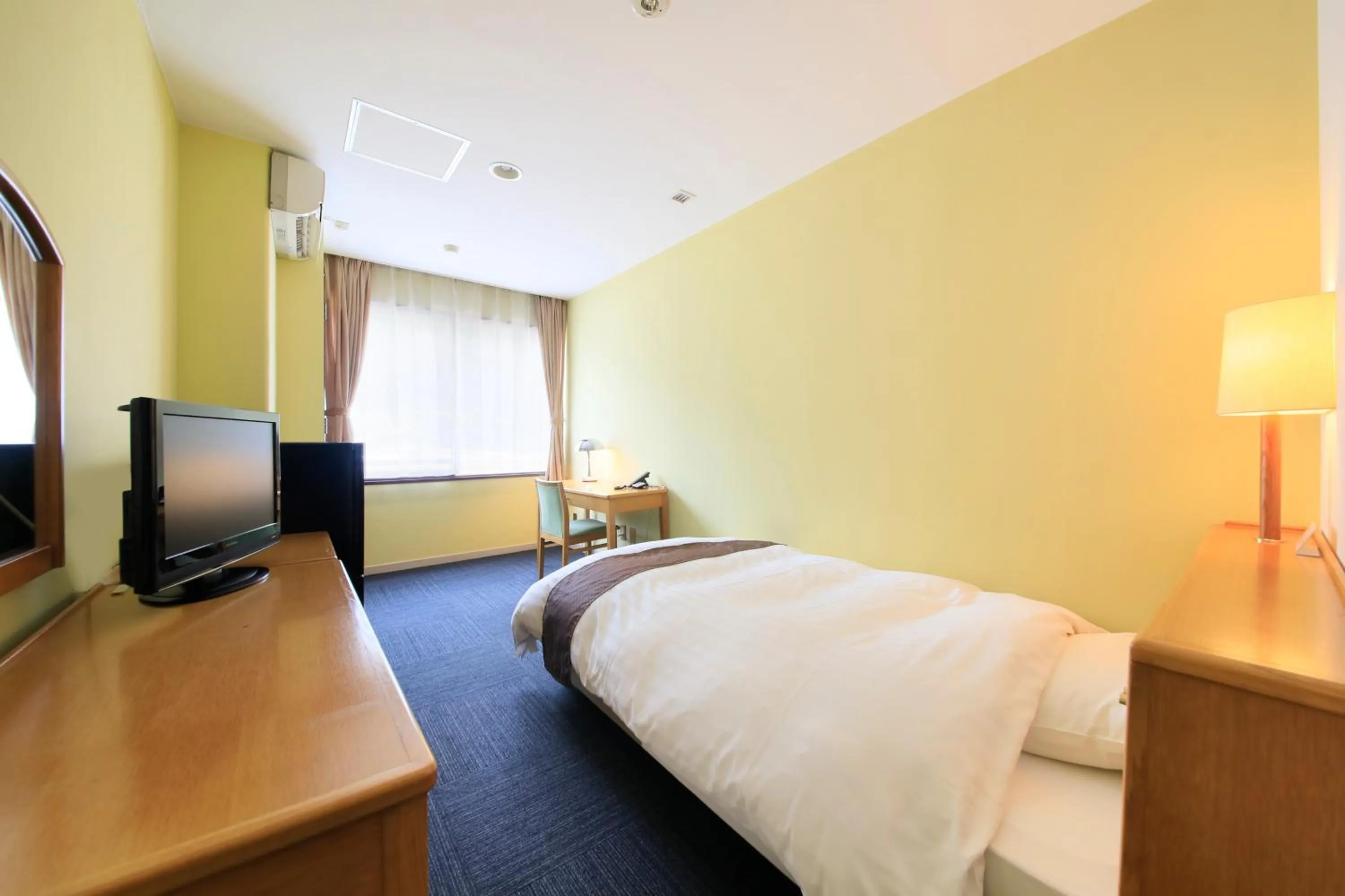 Photo of the whole room, Bed in Yutorelo Beppu