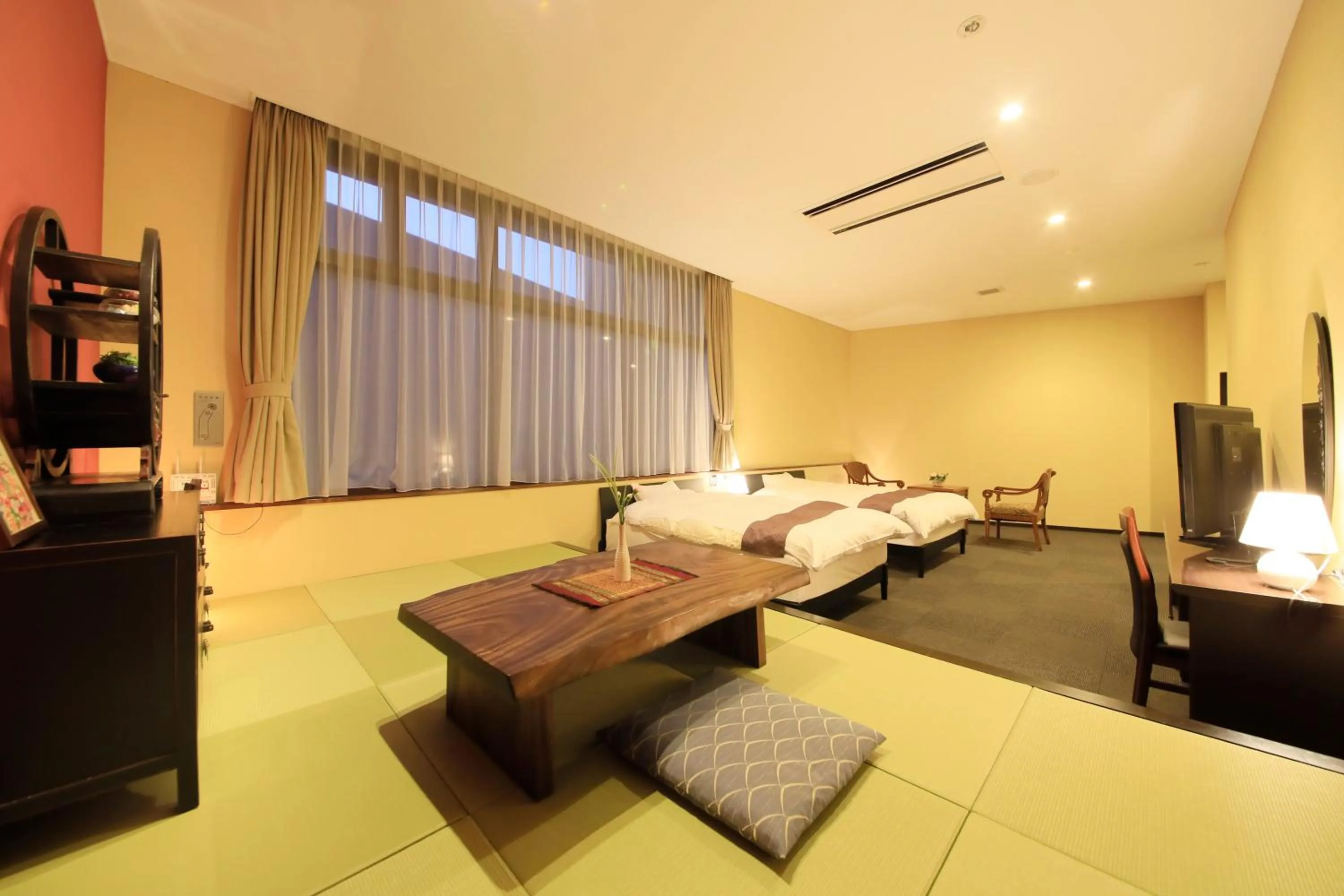 Photo of the whole room, Bed in Yutorelo Beppu