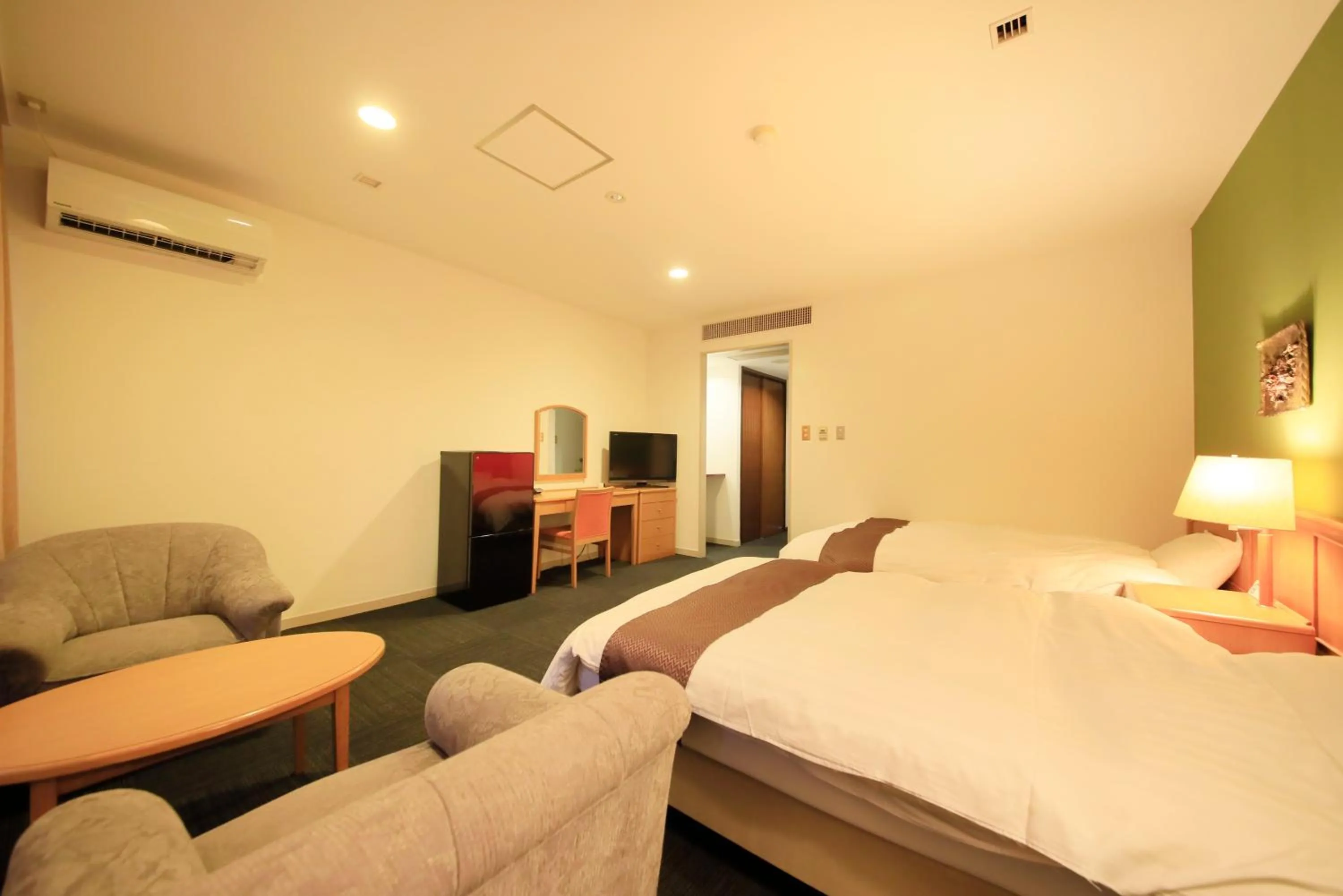 Photo of the whole room, Bed in Yutorelo Beppu