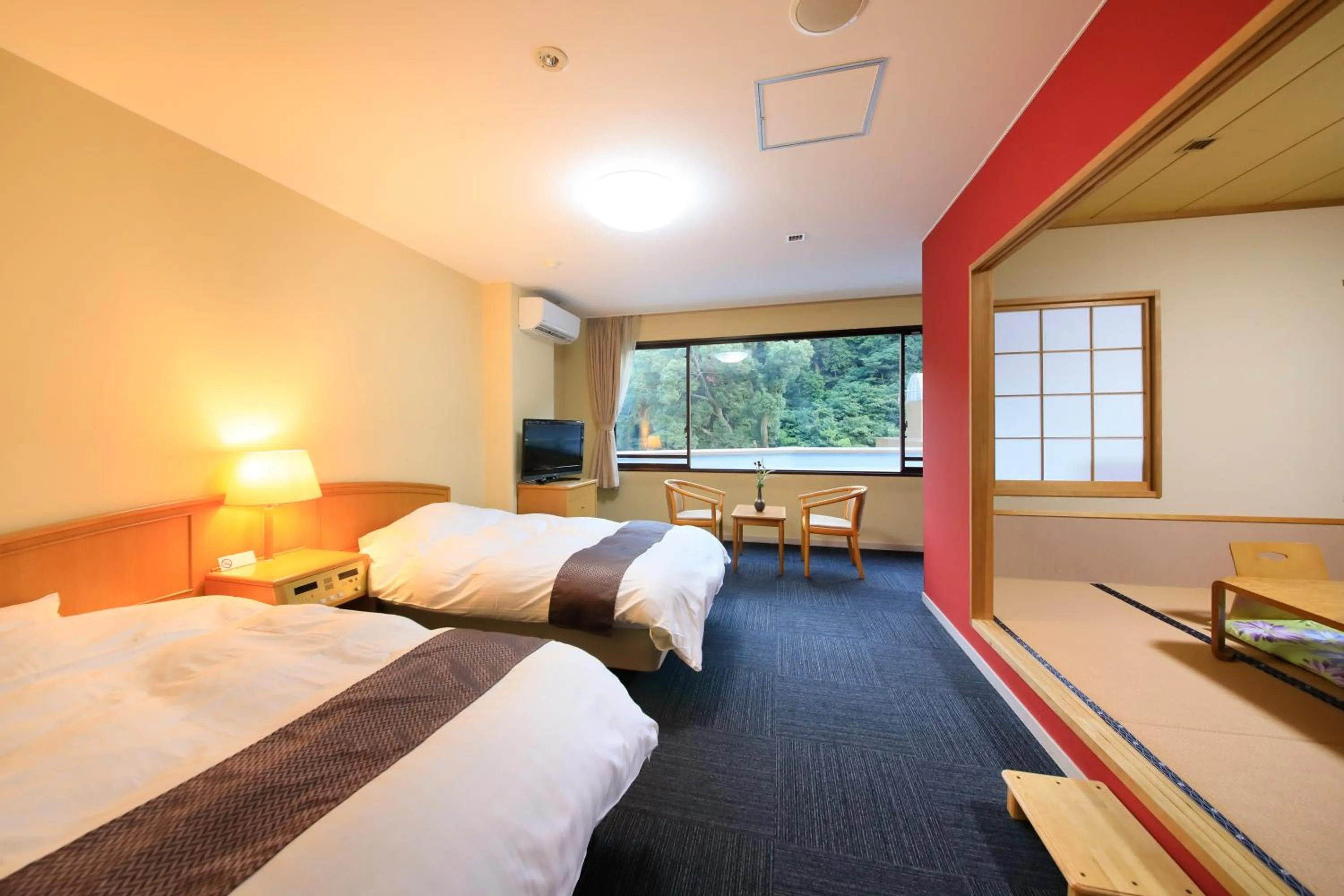 Photo of the whole room, Bed in Yutorelo Beppu