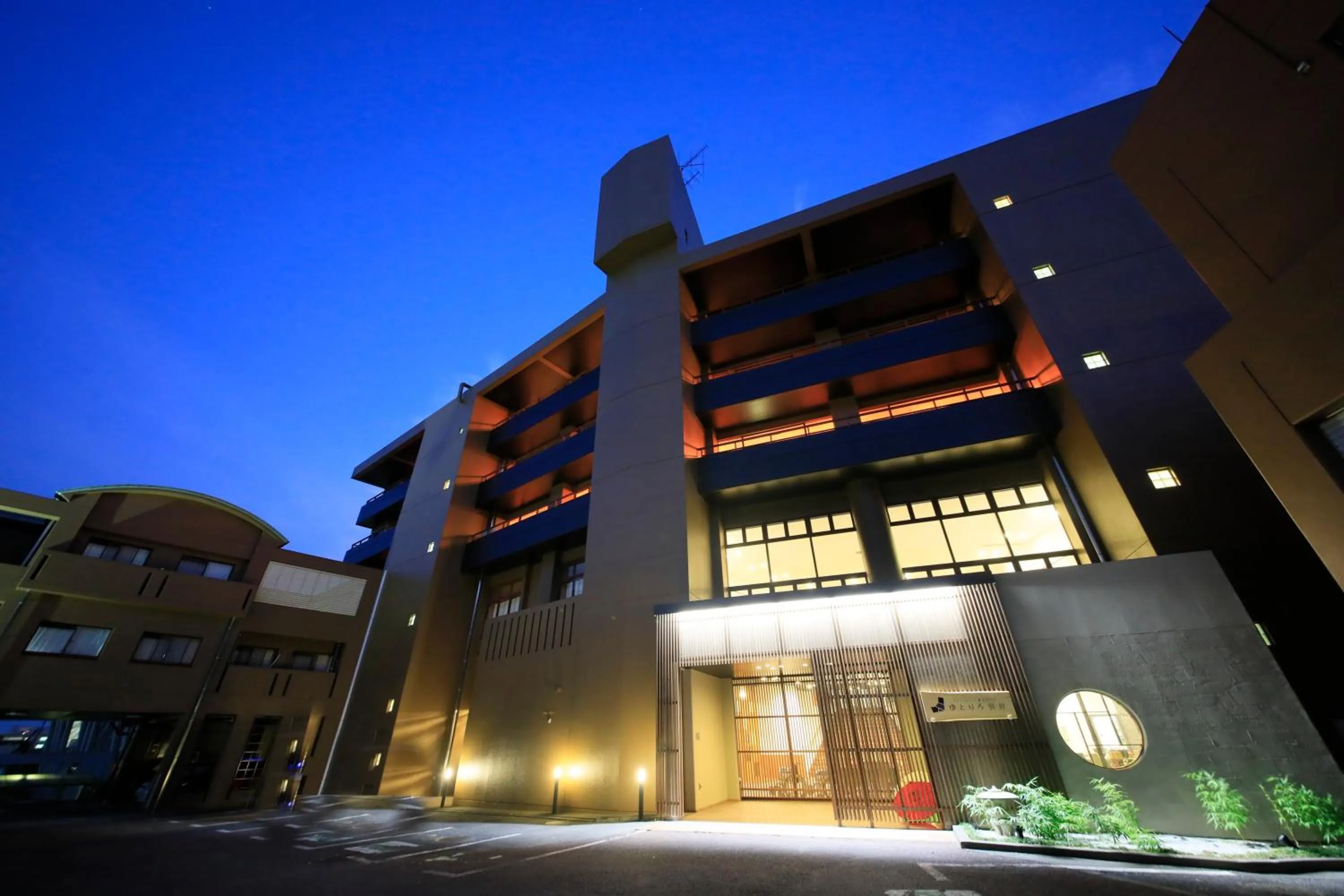 Property building in Yutorelo Beppu