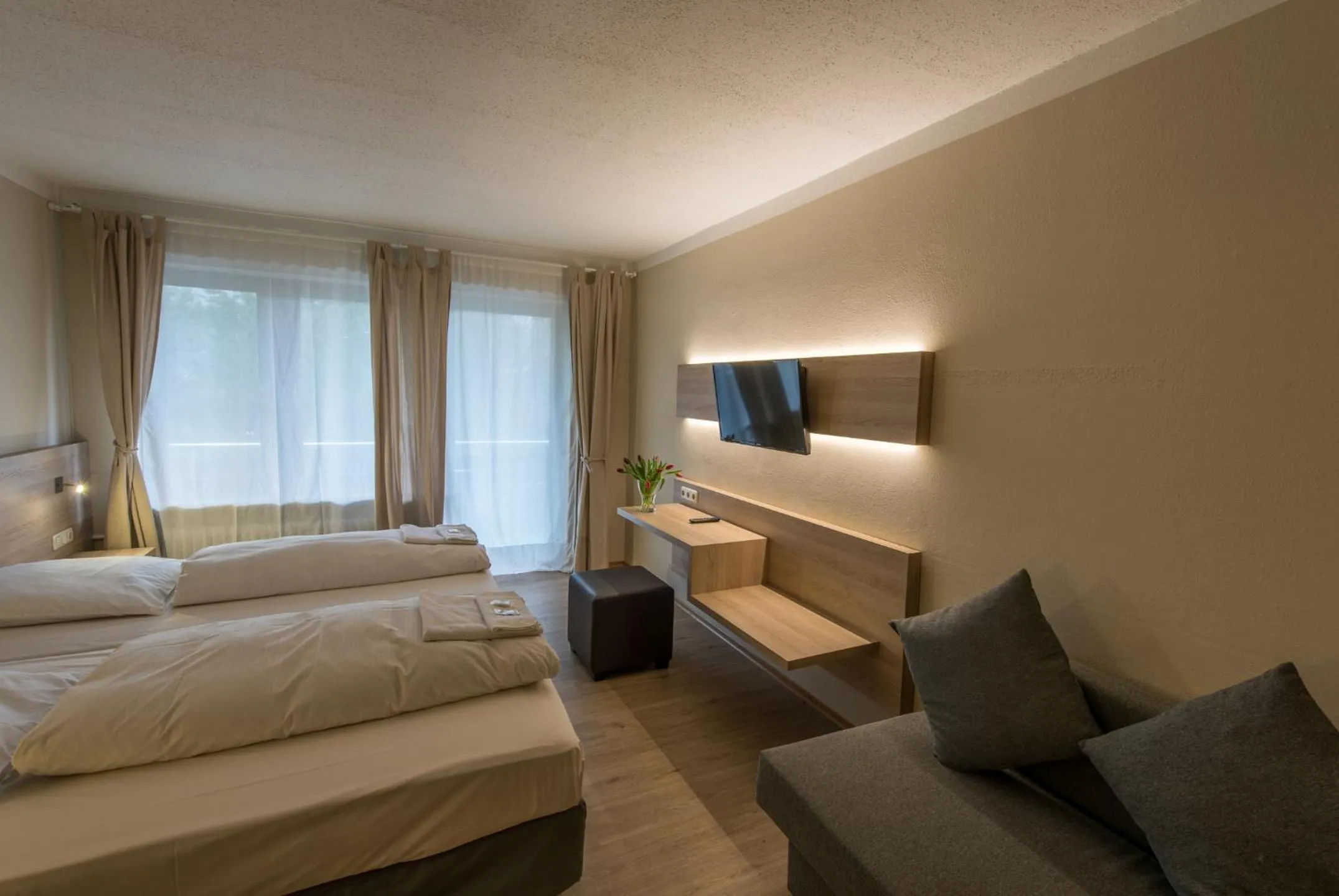Bedroom, Bed in Ahorn Hotel