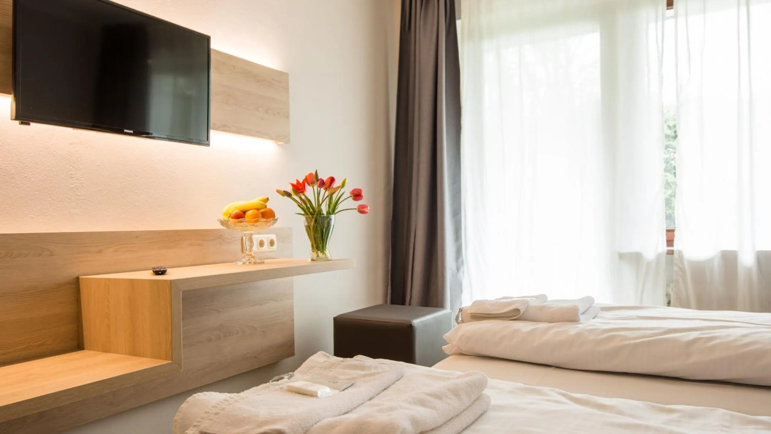 Bedroom, Bed in Ahorn Hotel