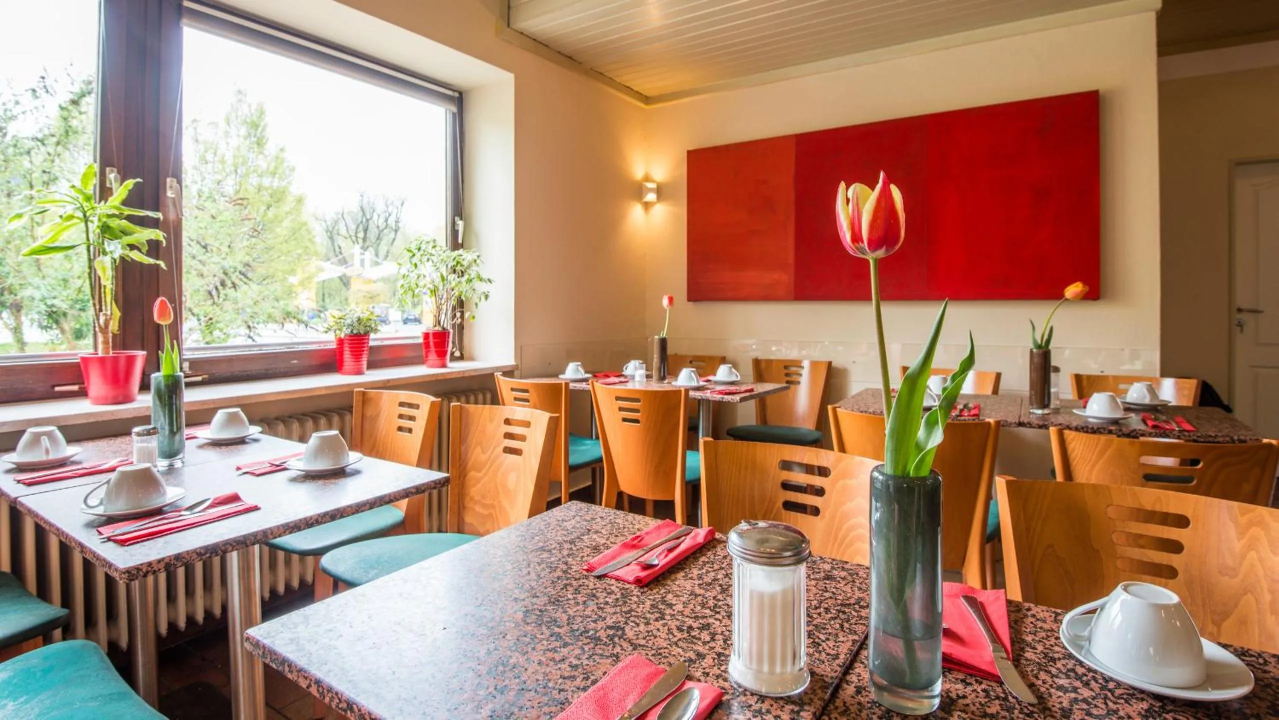 Restaurant/places to eat in Ahorn Hotel