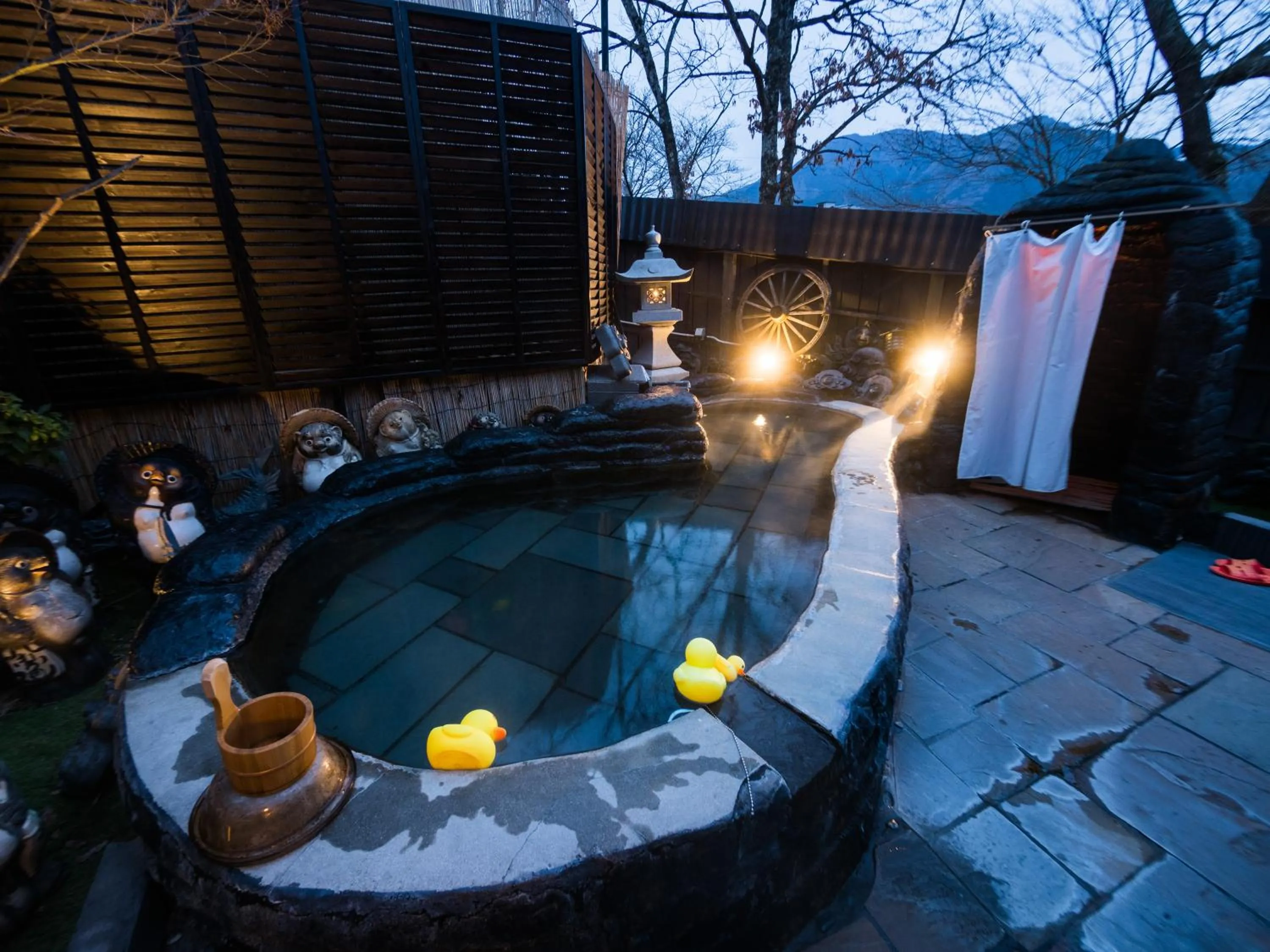 Hot Spring Bath in Yufuin Lamp no Yado