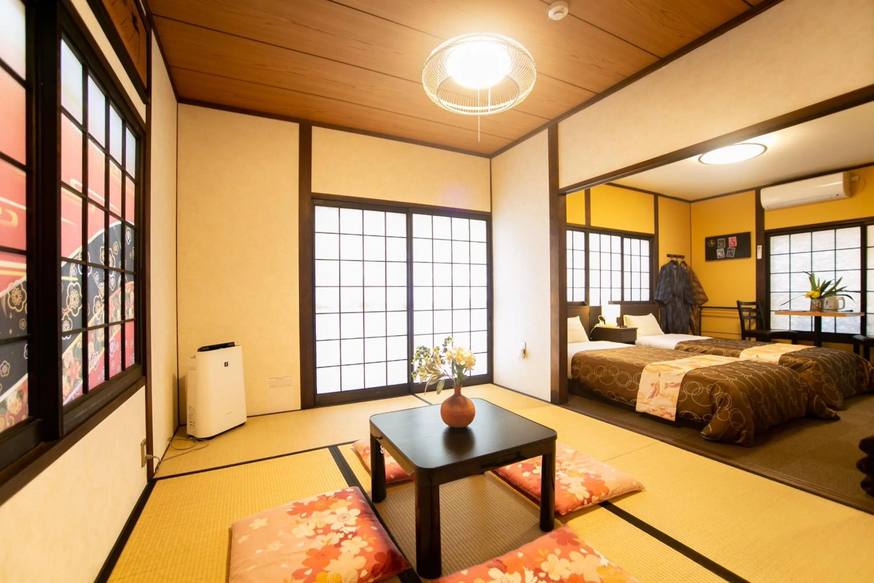 Photo of the whole room, Bed in Yufuin Lamp no Yado