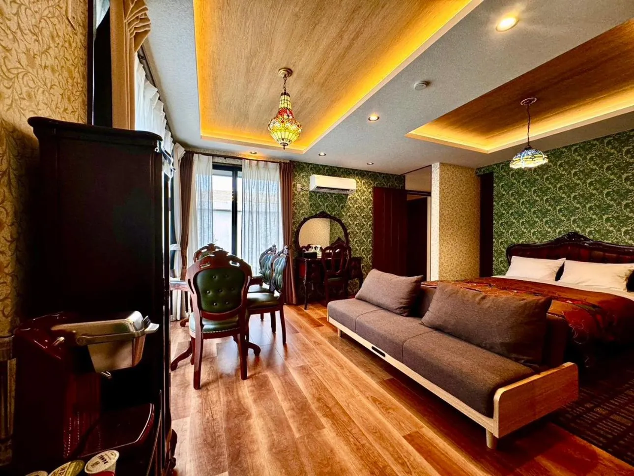 Photo of the whole room, Bed in Yufuin Lamp no Yado