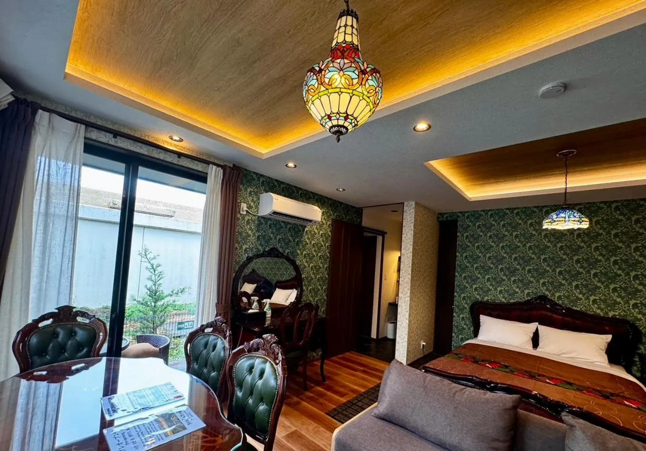 Photo of the whole room, Bed in Yufuin Lamp no Yado