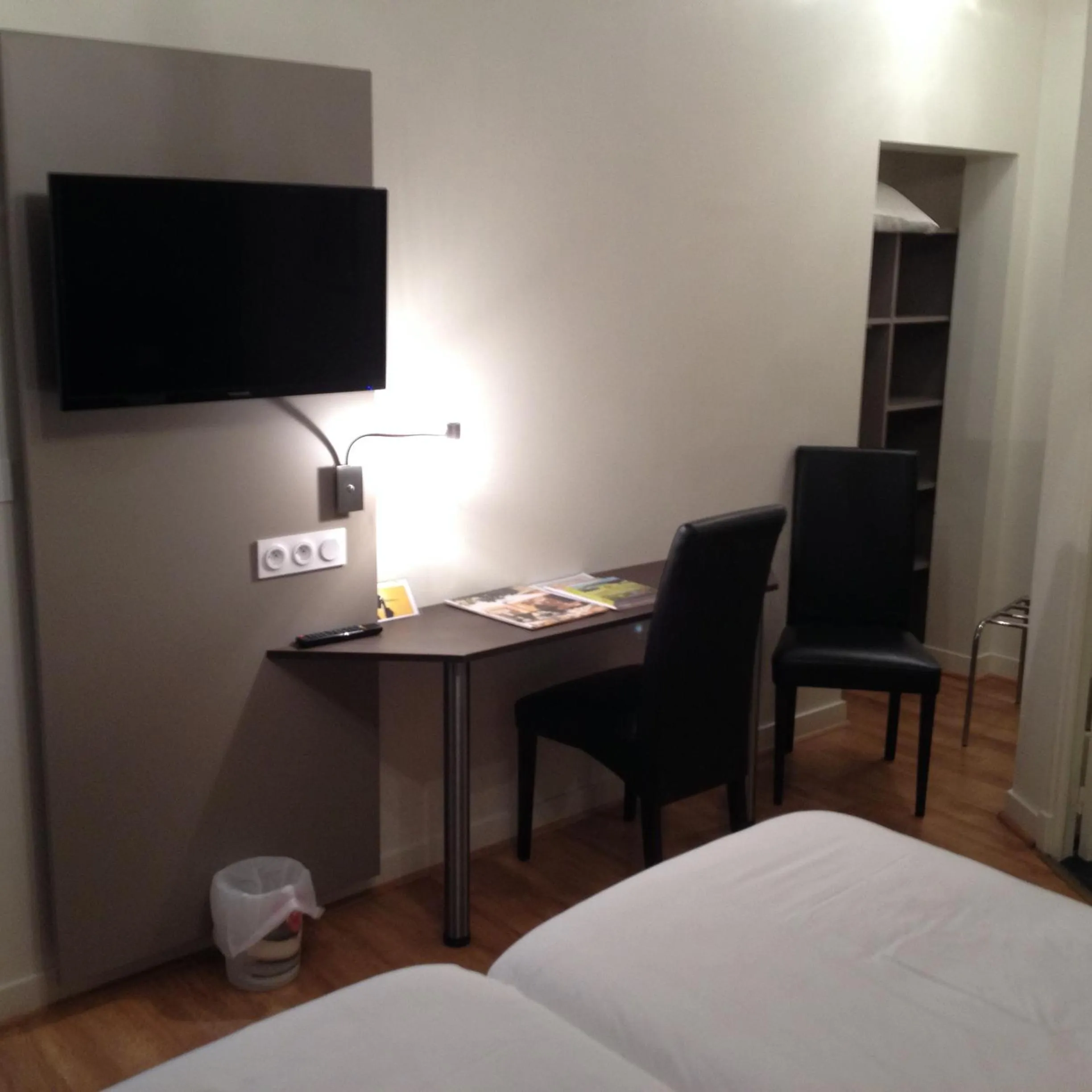 Bedroom in Logis Hôtel Restaurant La Bastide