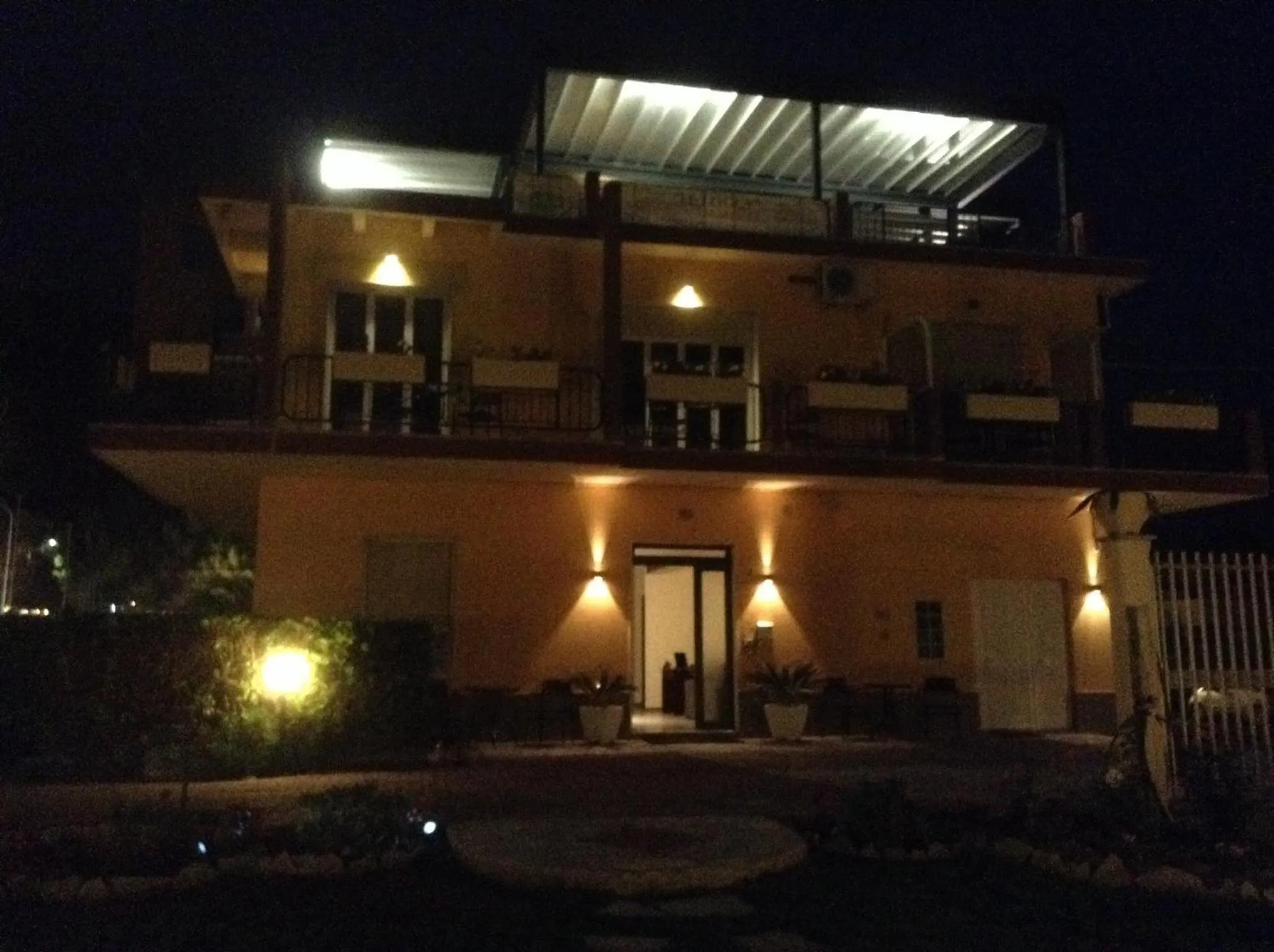 Facade/entrance in Villa Le Logge