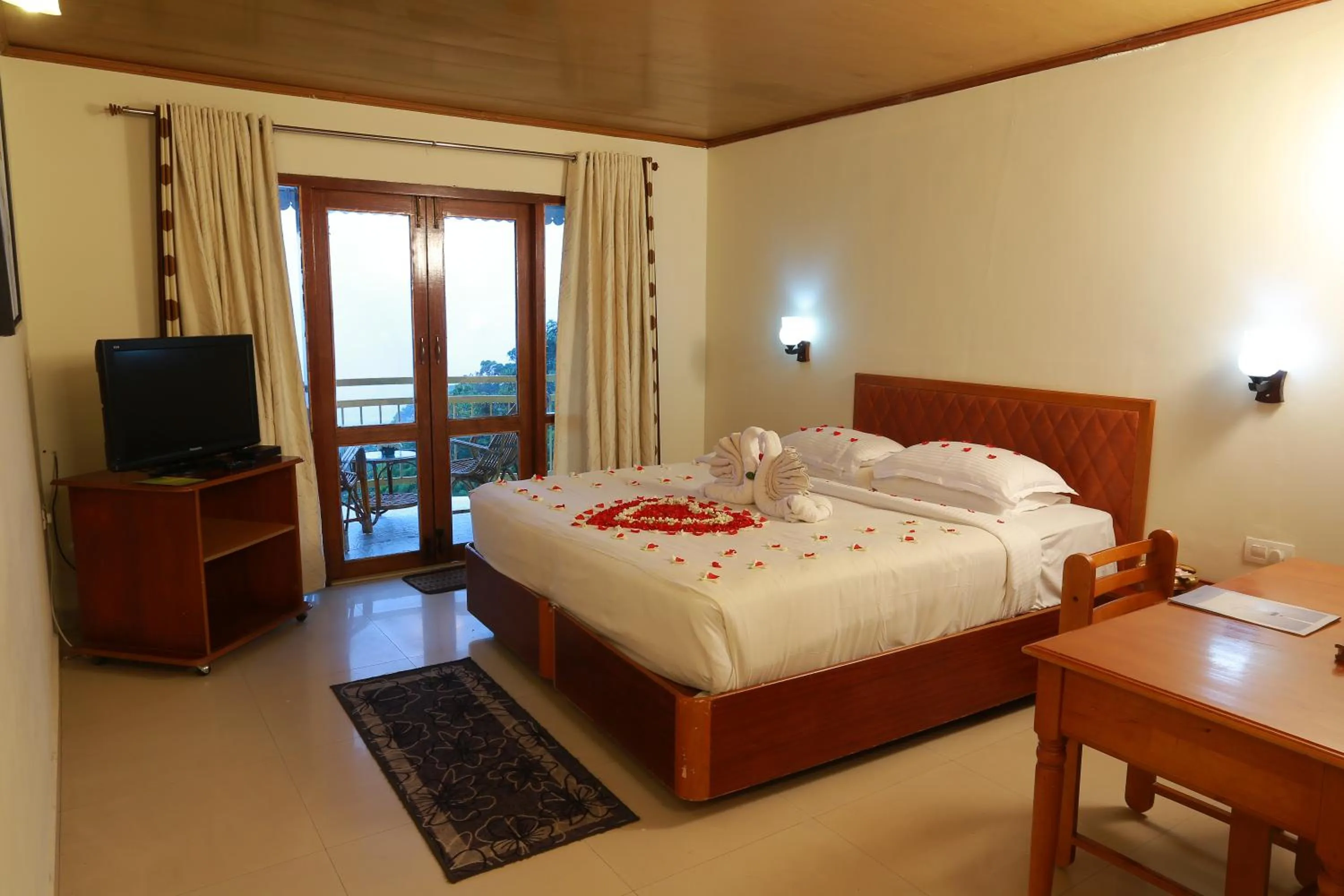 Bed in Deshadan Mountain Resort -The highest resort in Munnar