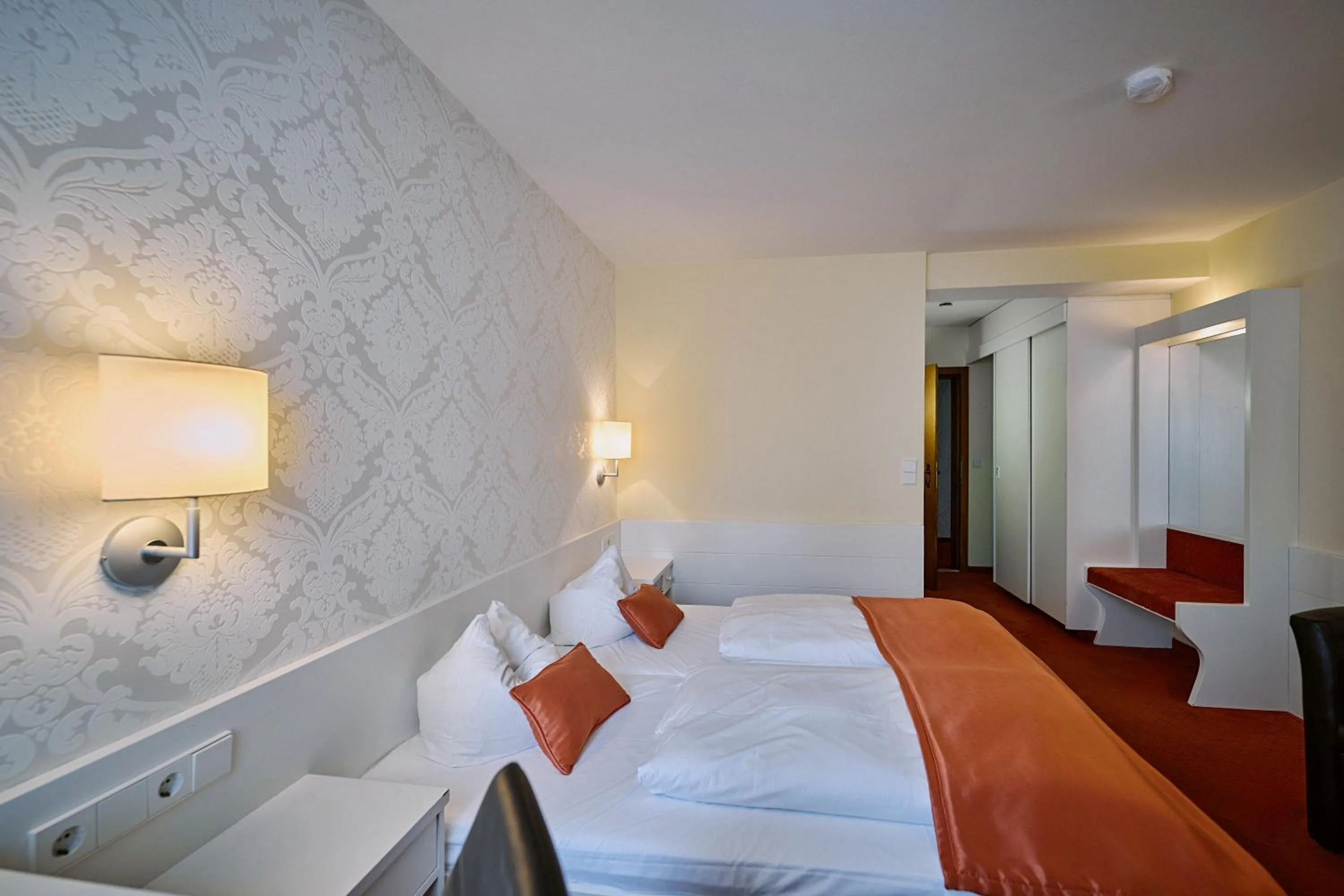 Bed in Herdegen Rooms - Self Check-in