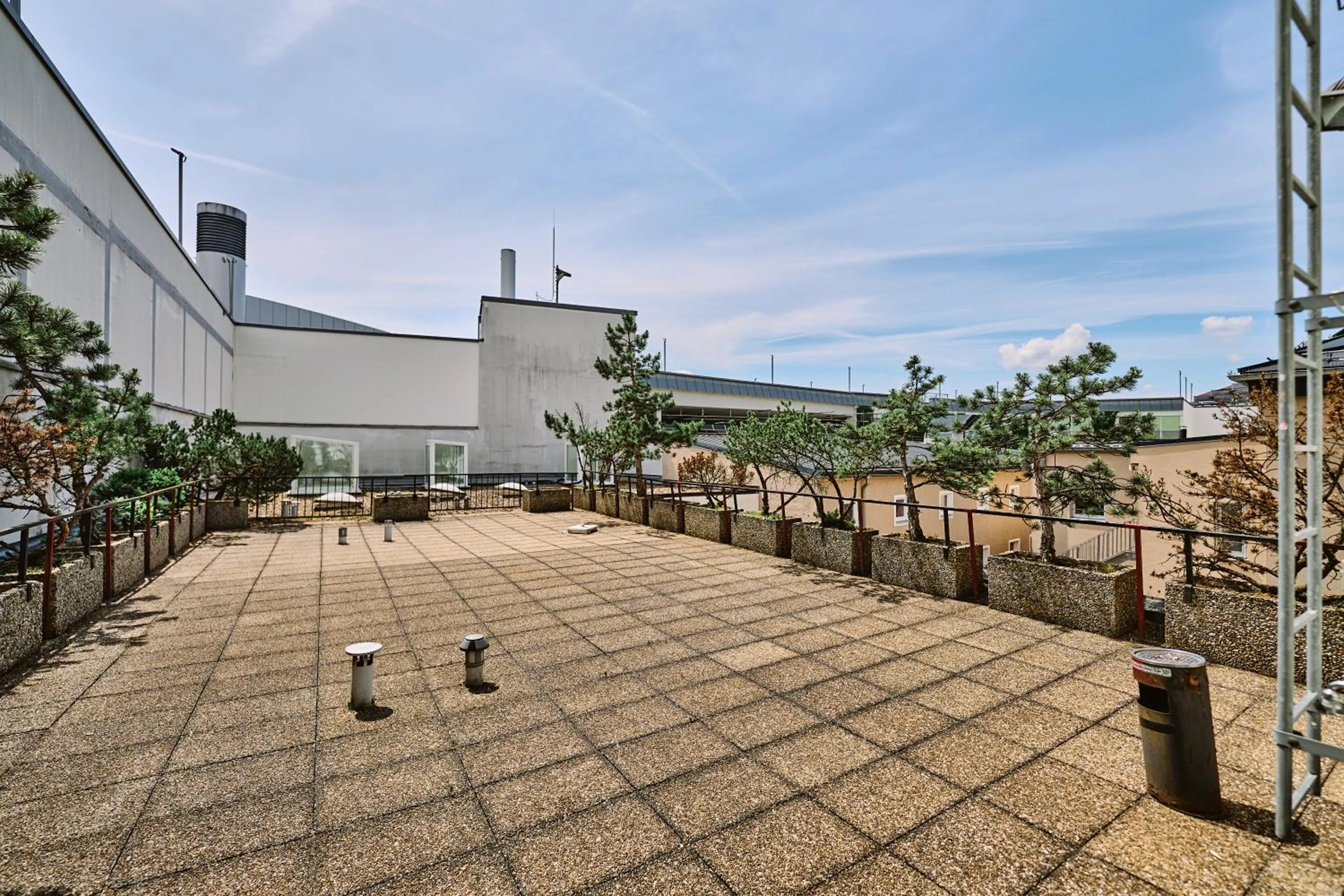 Property building in Herdegen Rooms - Self Check-in