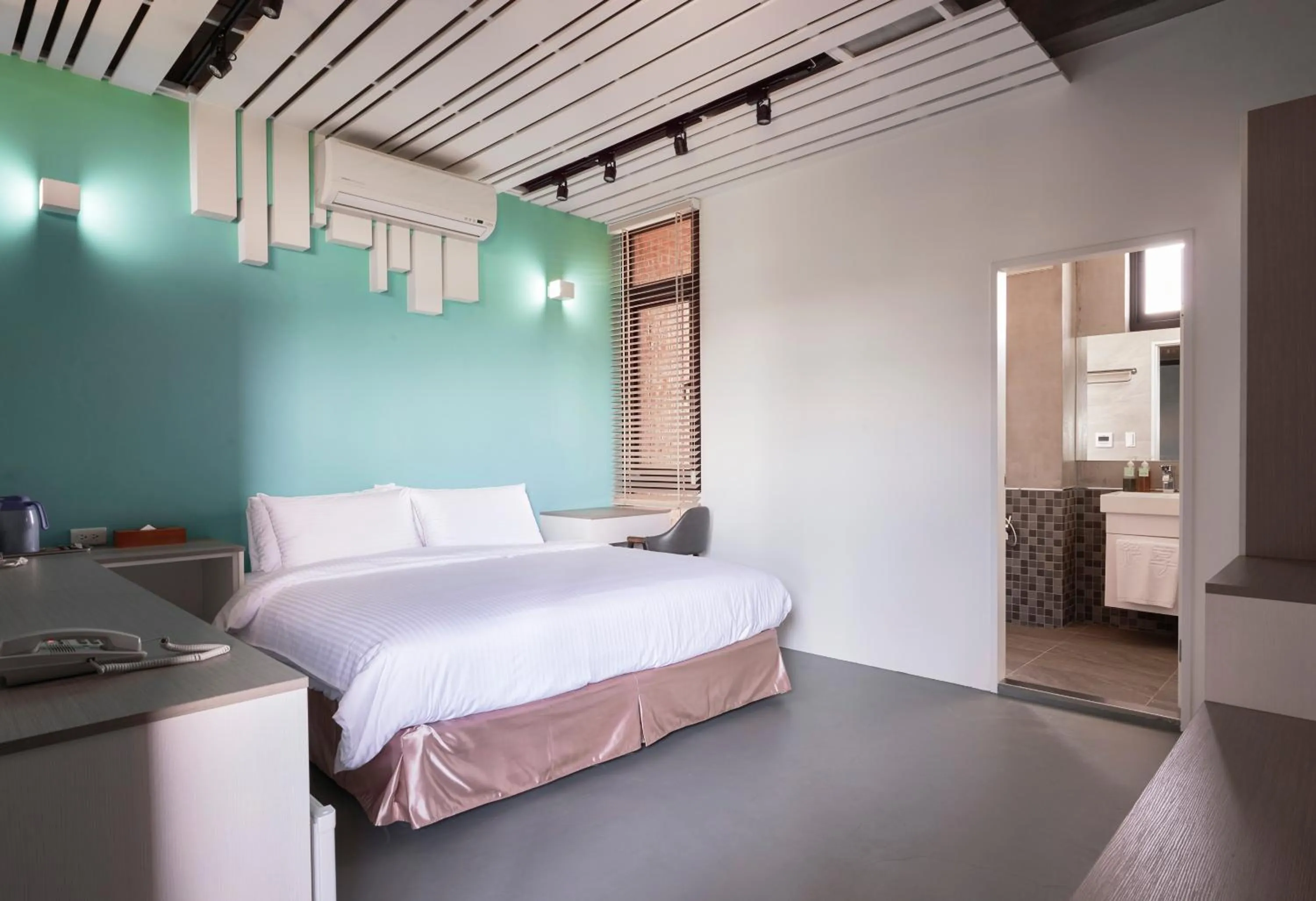 Bed in Enjoy Sanheyuan