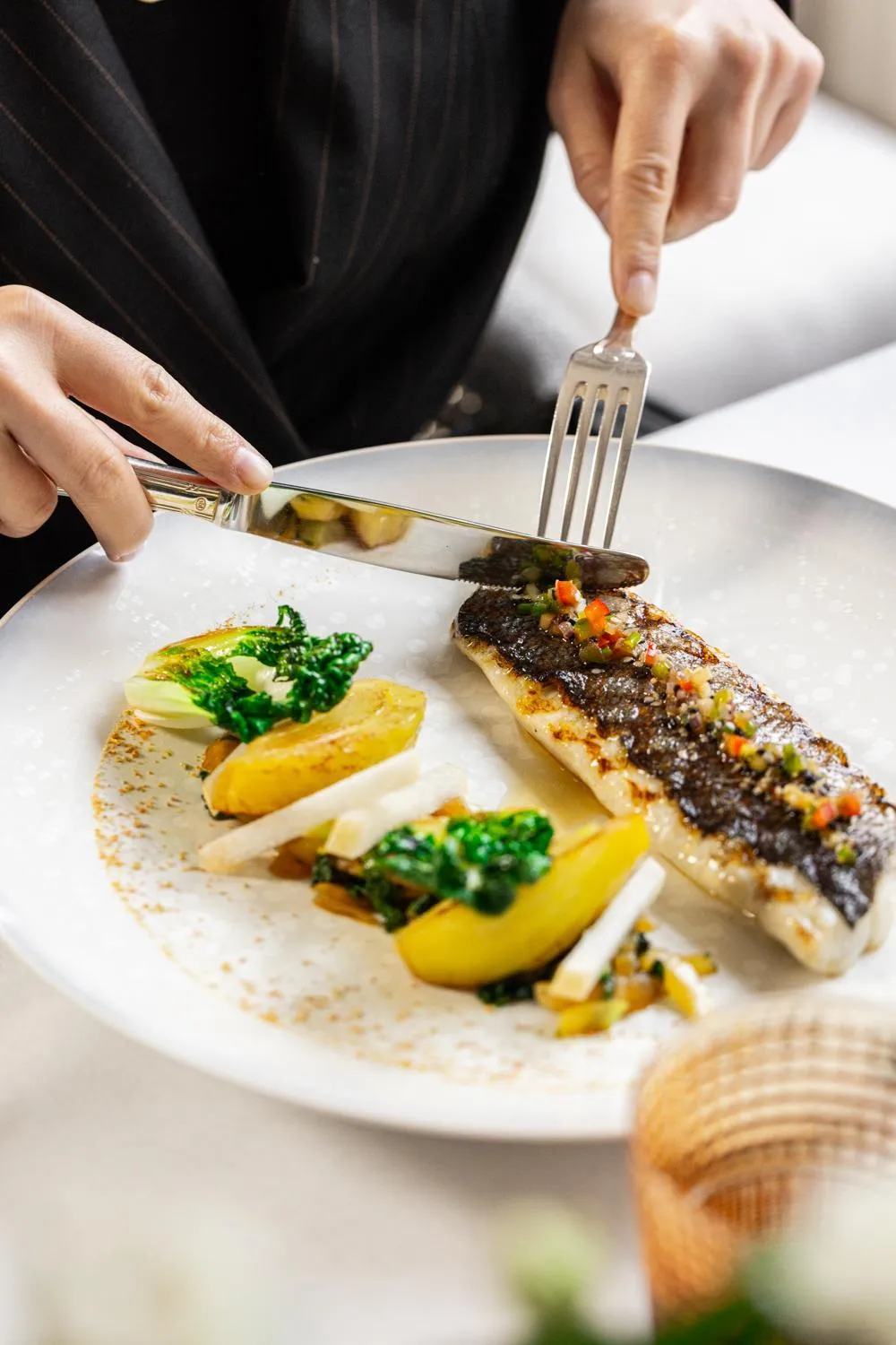 Restaurant/places to eat in Shangri-La Paris