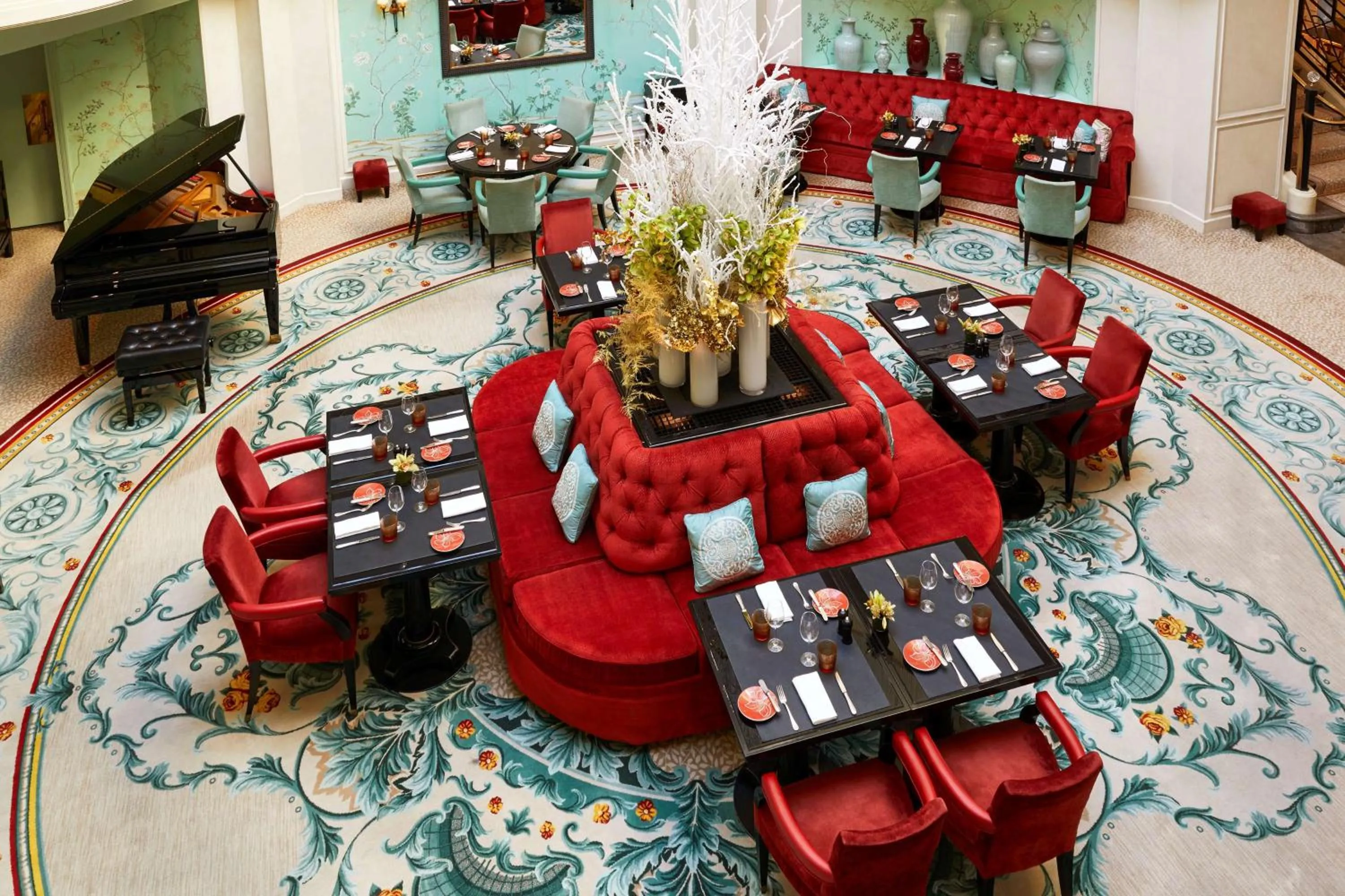 Restaurant/places to eat in Shangri-La Paris