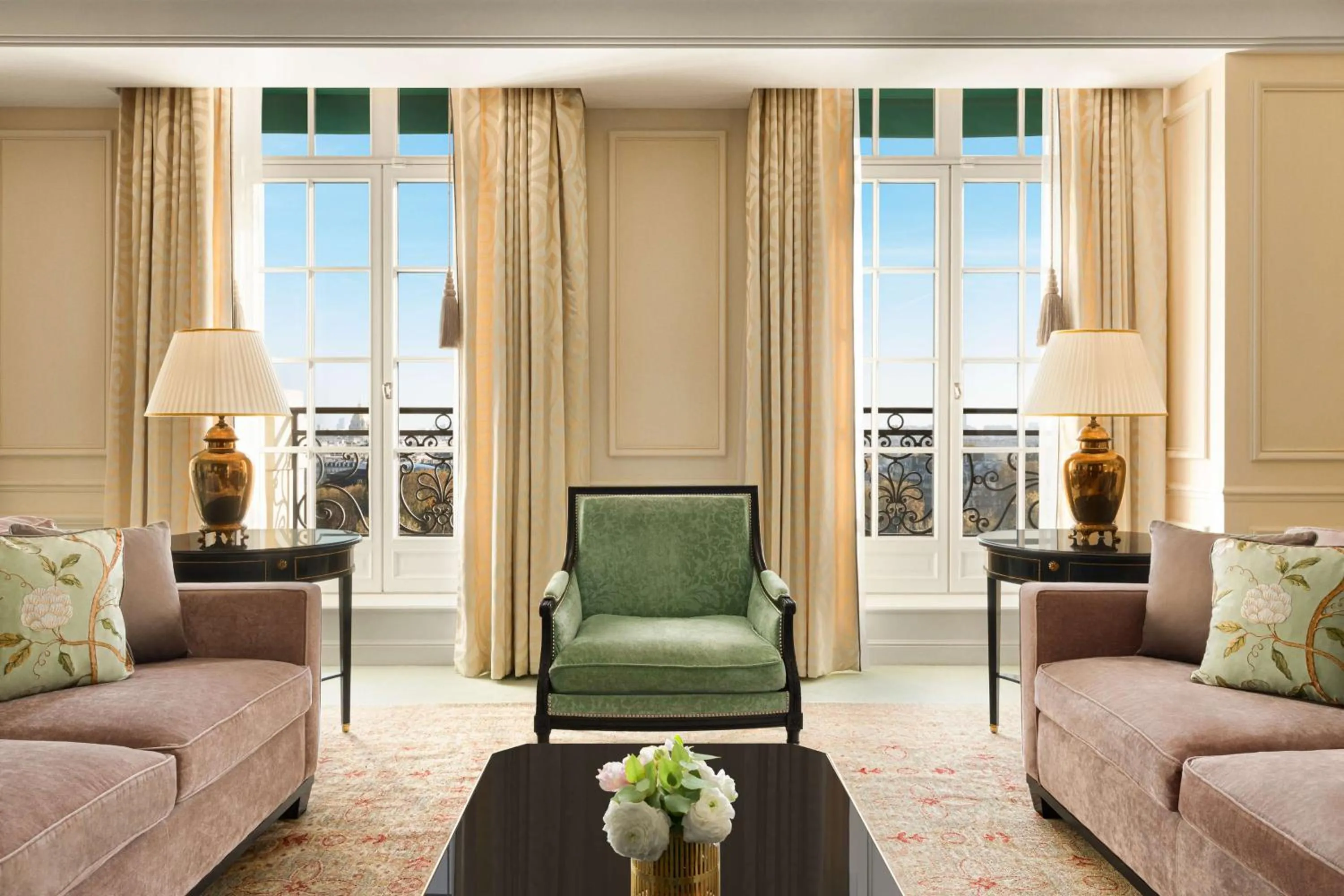 Photo of the whole room in Shangri-La Paris