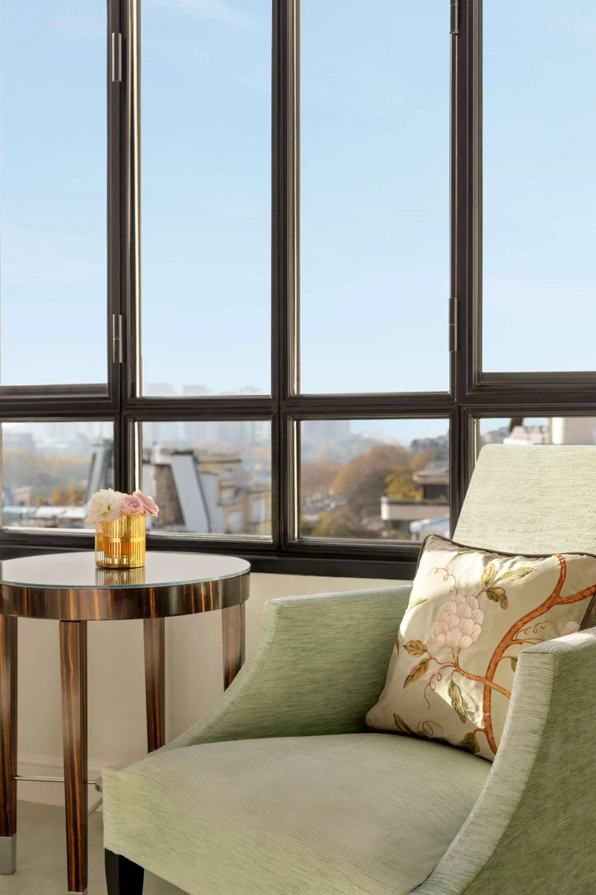 Photo of the whole room in Shangri-La Paris