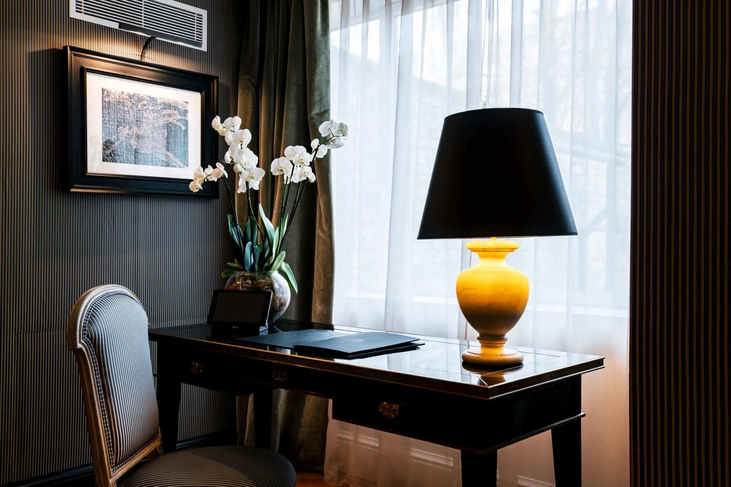 Hôtel de Berri Champs-Élysées, a Luxury Collection Hotel