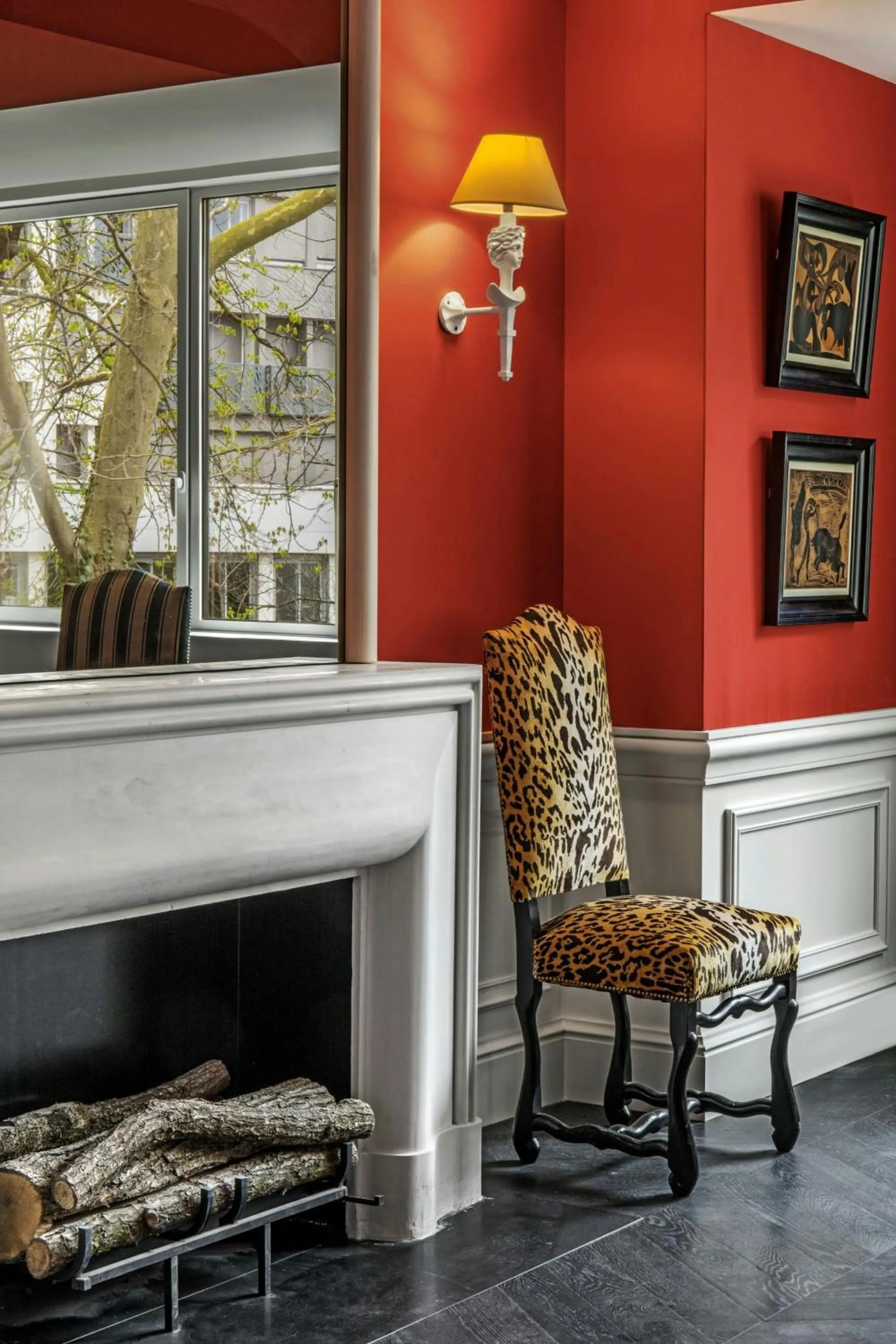Photo of the whole room in Hôtel de Berri Champs-Élysées, a Luxury Collection Hotel