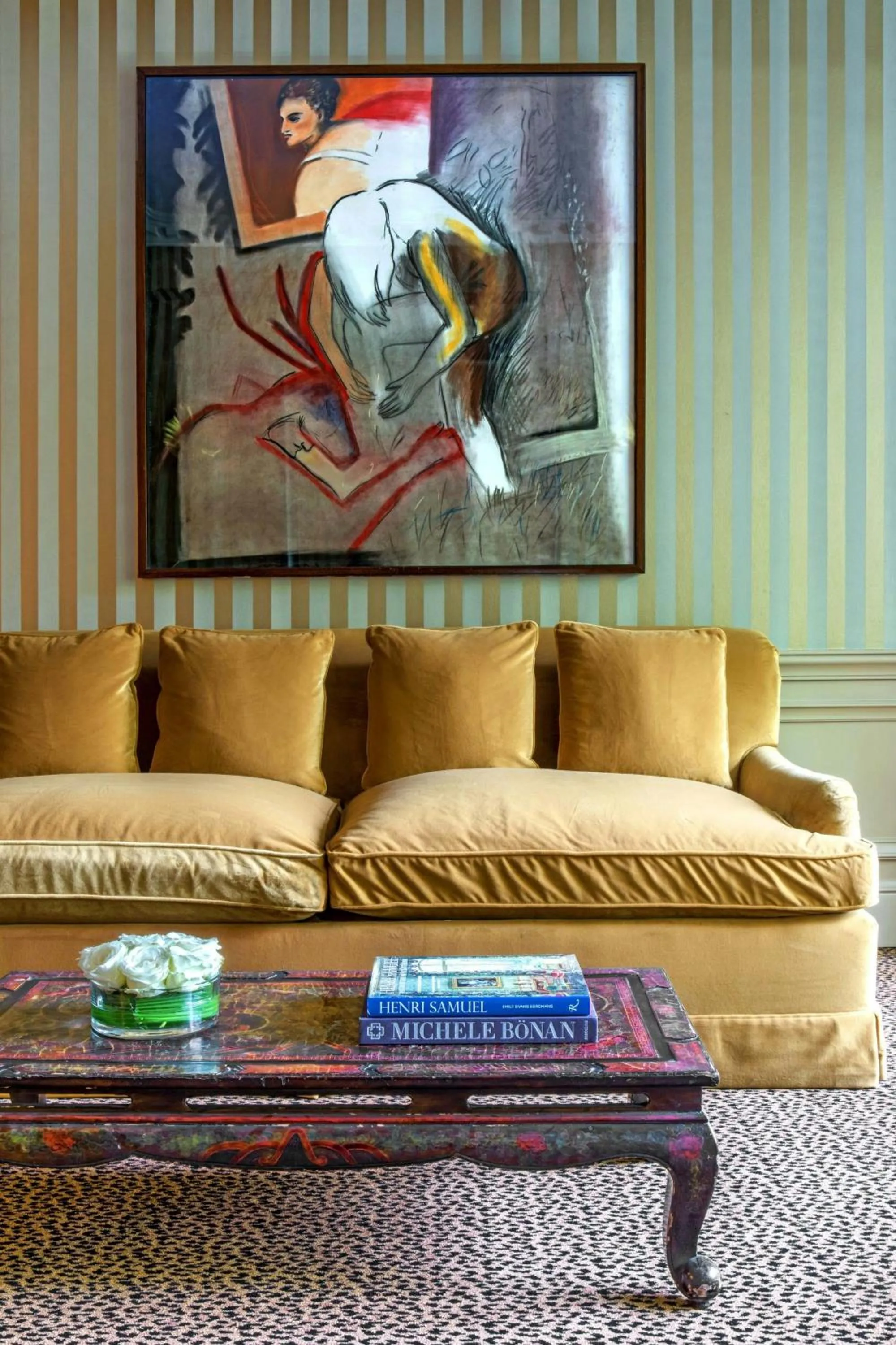 Photo of the whole room in Hôtel de Berri Champs-Élysées, a Luxury Collection Hotel