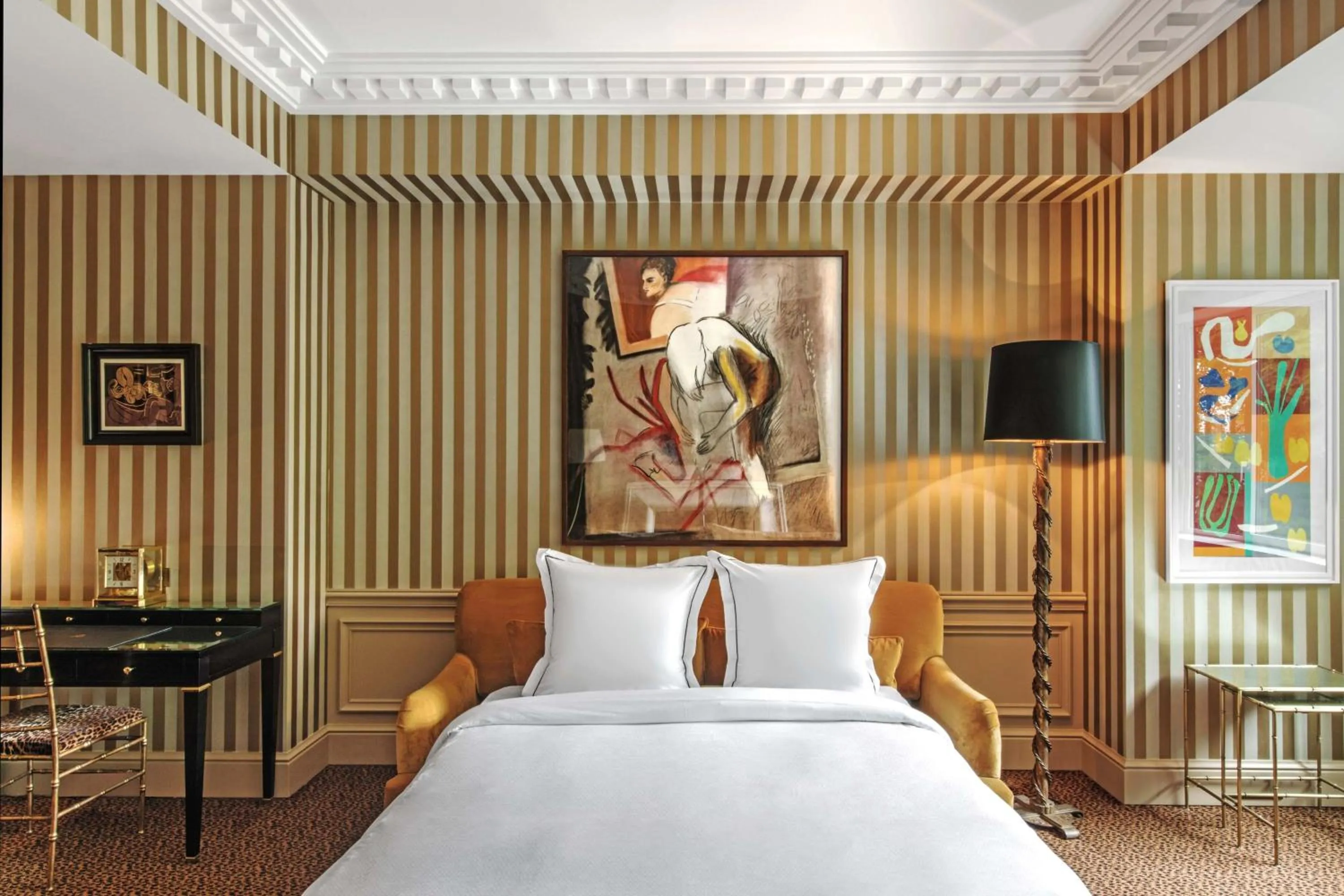 Photo of the whole room, Bed in Hôtel de Berri Champs-Élysées, a Luxury Collection Hotel