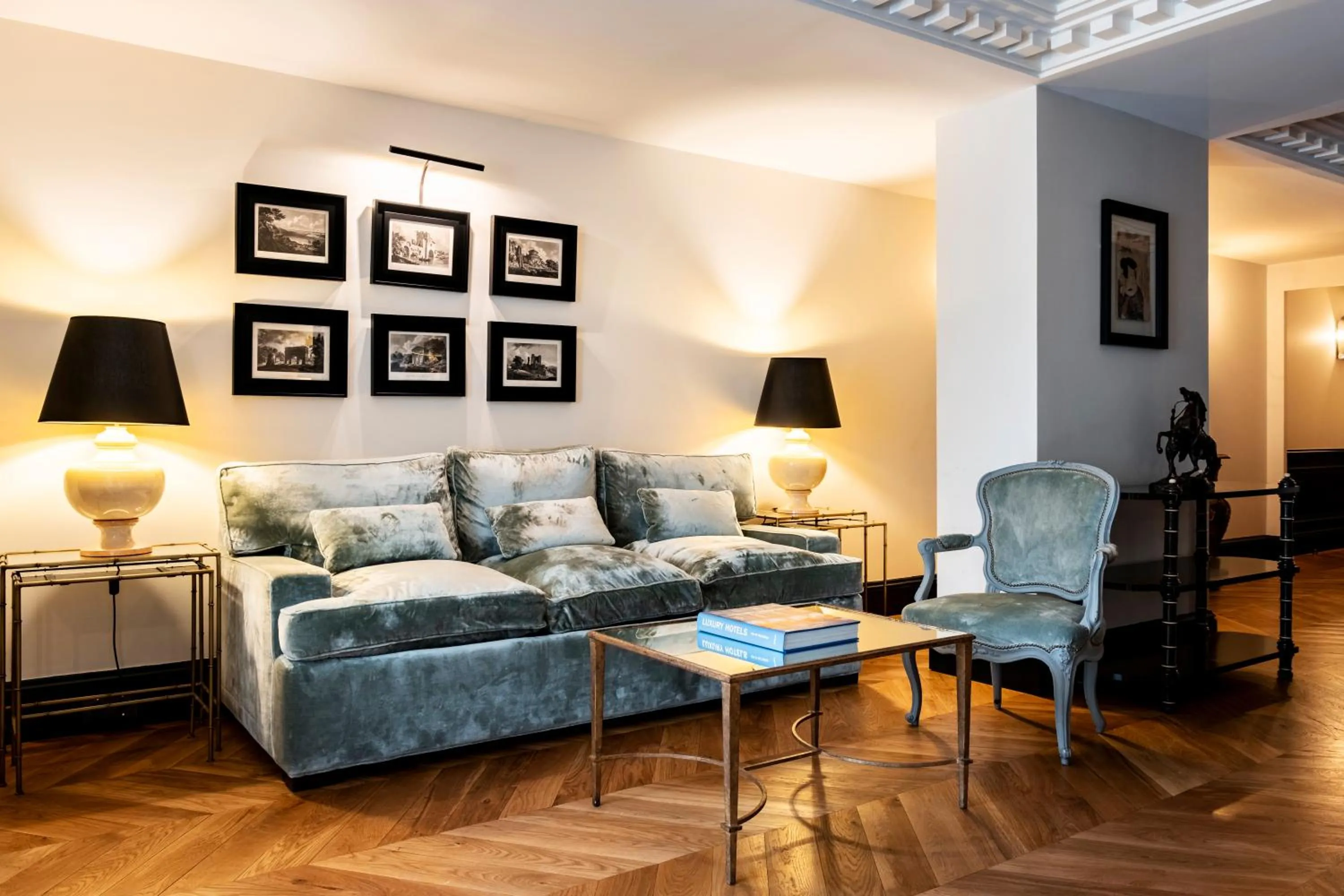 Hôtel de Berri Champs-Élysées, a Luxury Collection Hotel