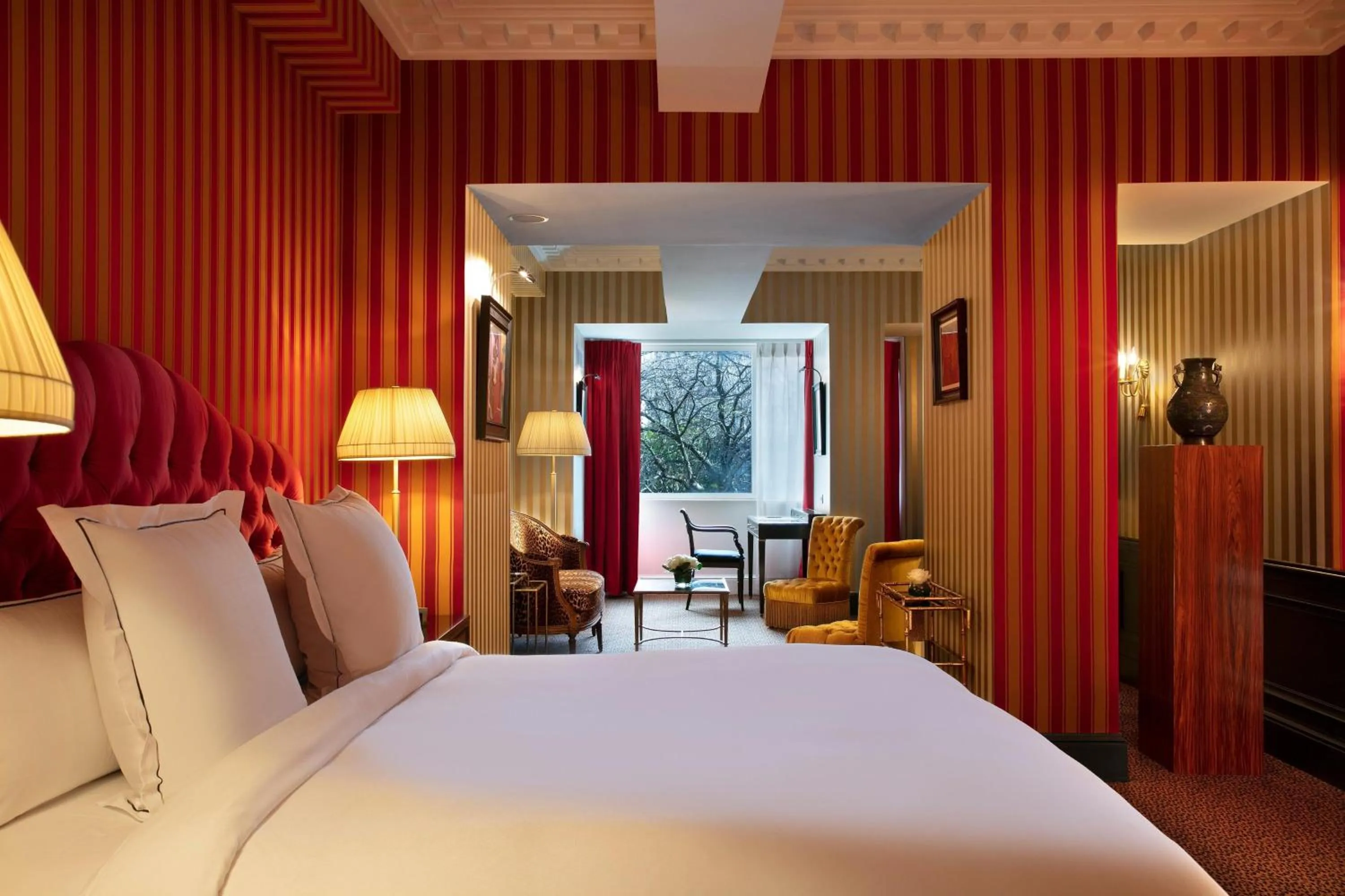 Photo of the whole room, Bed in Hôtel de Berri Champs-Élysées, a Luxury Collection Hotel