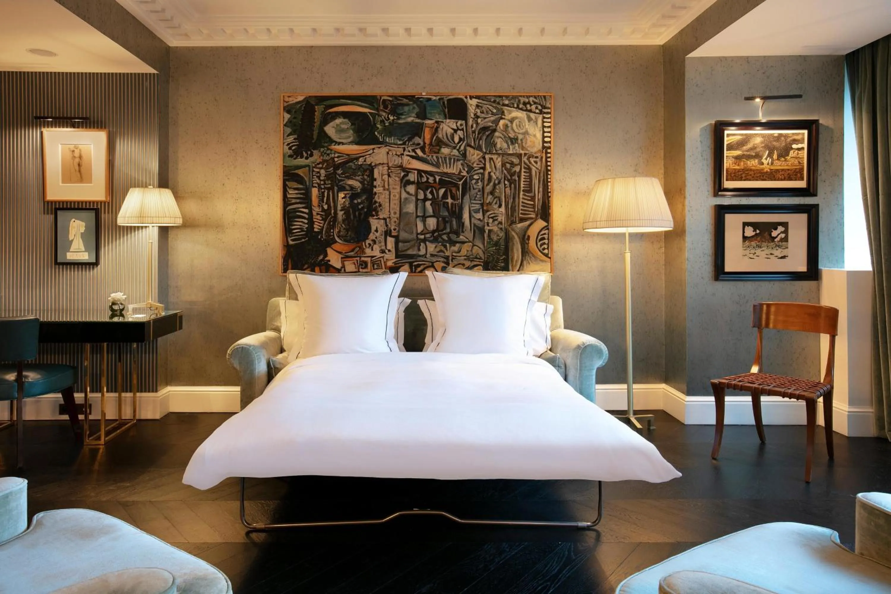 Photo of the whole room, Bed in Hôtel de Berri Champs-Élysées, a Luxury Collection Hotel