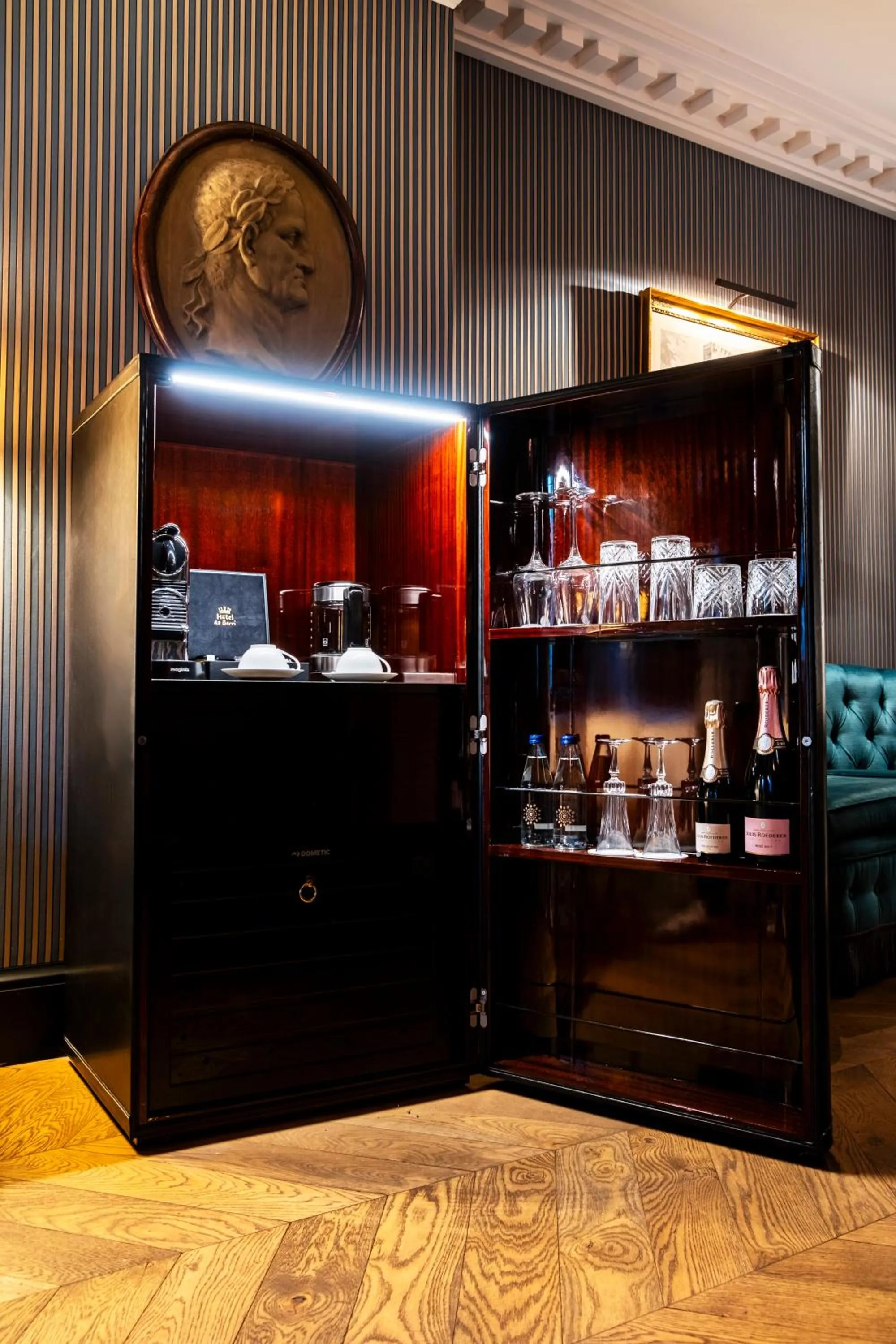 Hôtel de Berri Champs-Élysées, a Luxury Collection Hotel