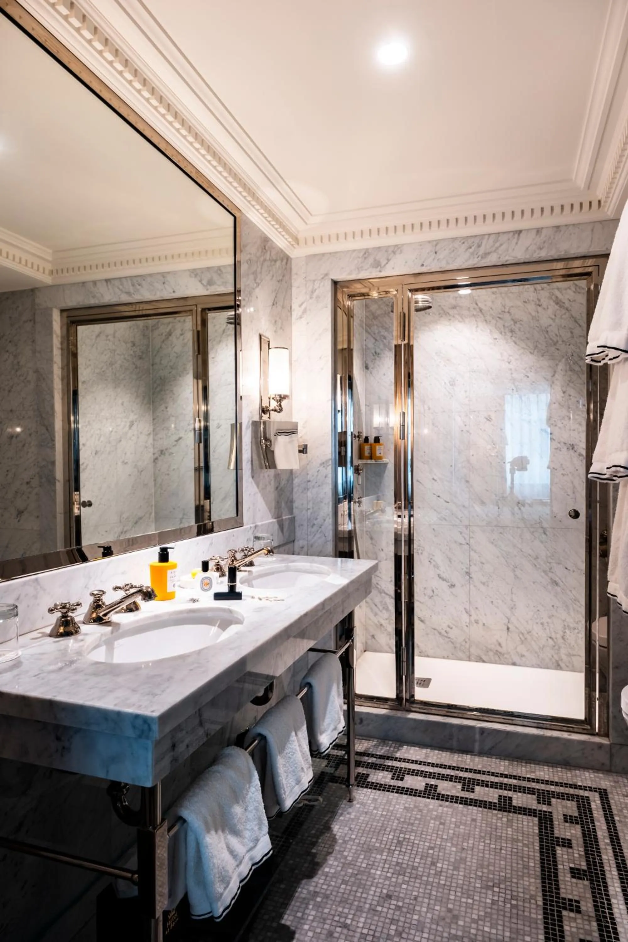 Hôtel de Berri Champs-Élysées, a Luxury Collection Hotel