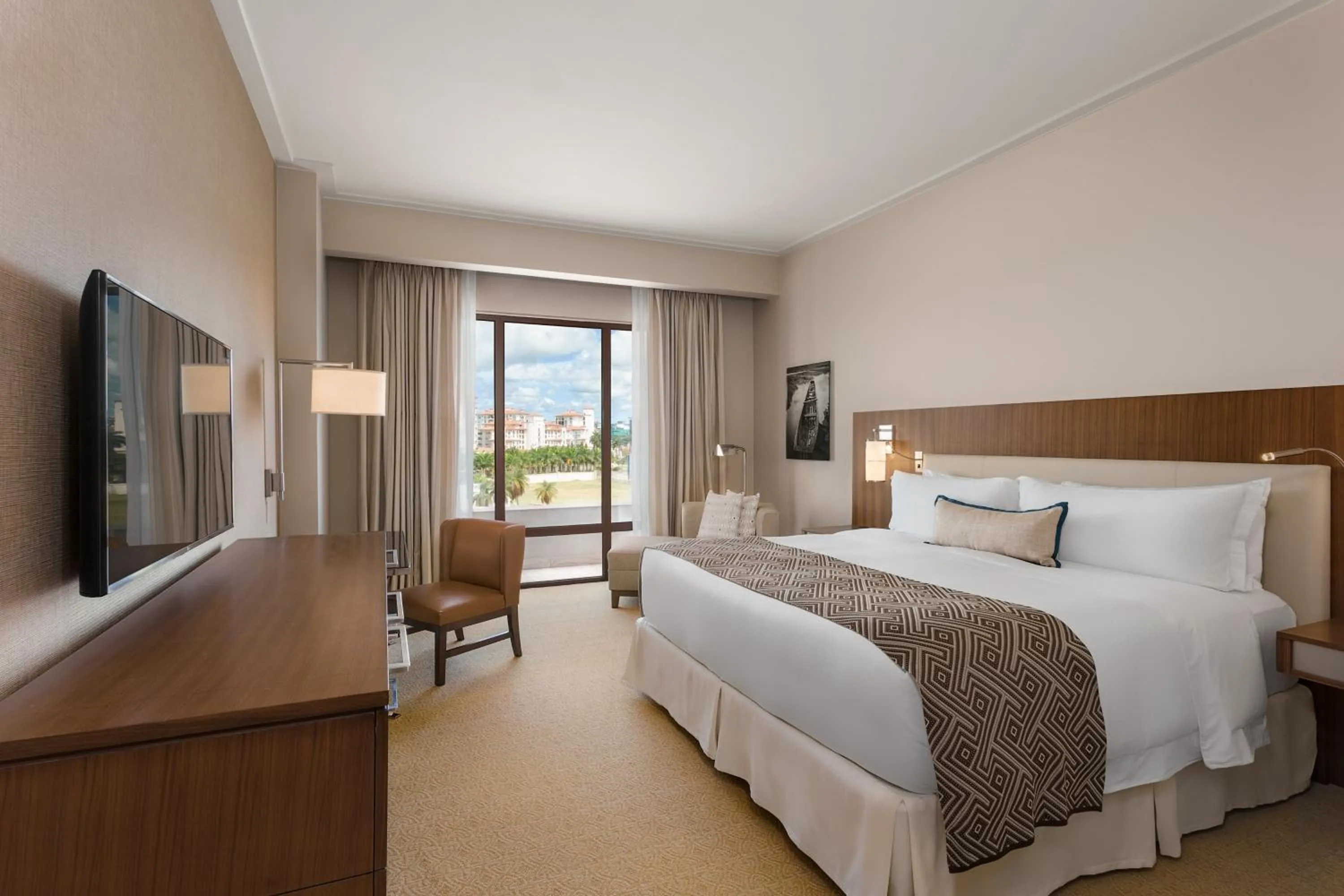 Photo of the whole room, Bed in The Santa Maria, a Luxury Collection Hotel & Golf Resort, Panama City