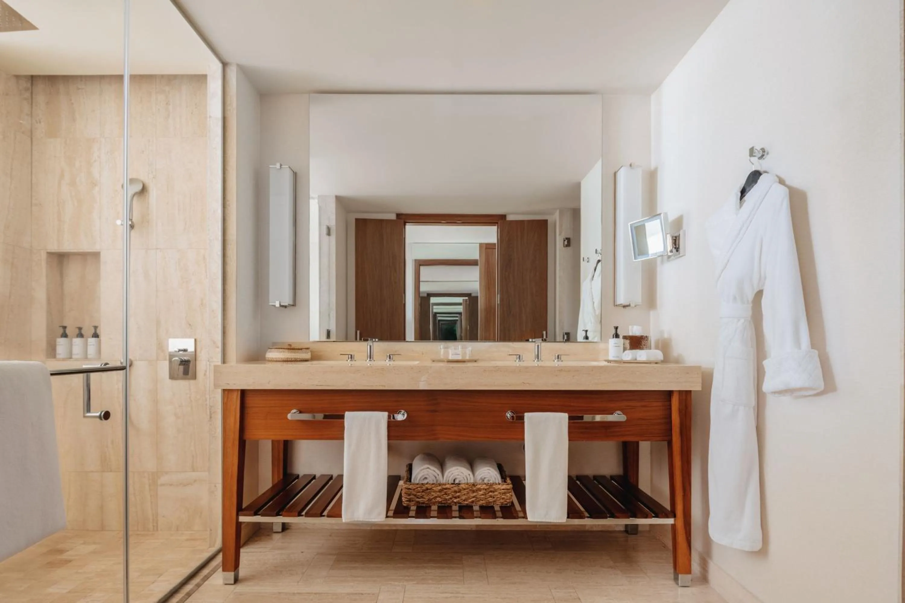Bathroom in The Santa Maria, a Luxury Collection Hotel & Golf Resort, Panama City